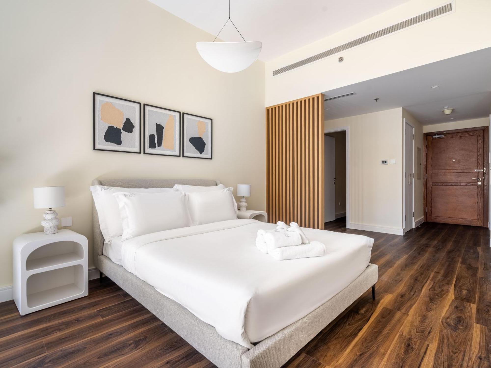 Chic In The Heart Of With Pool Apartment Dubai