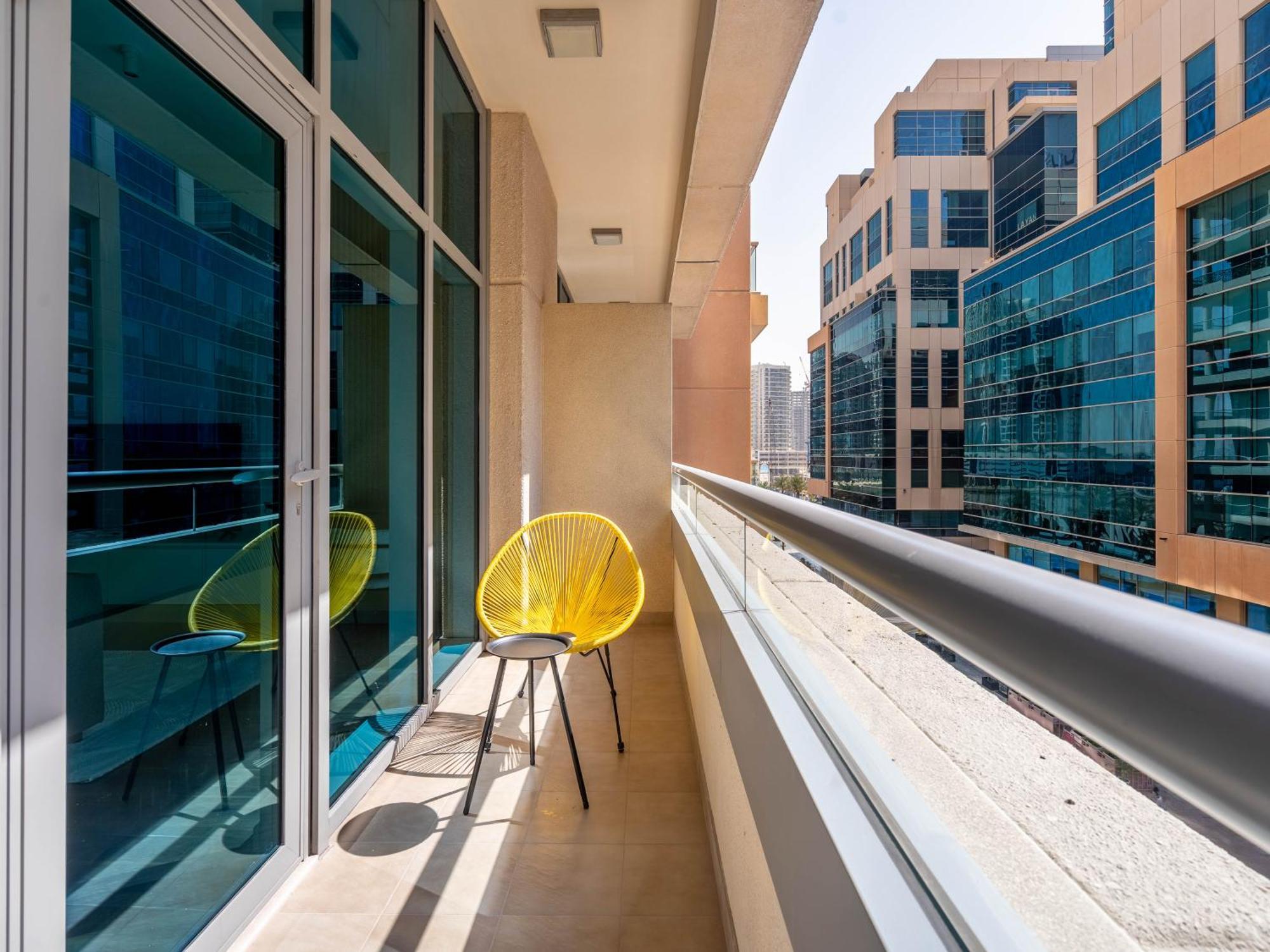 Chic In The Heart Of With Pool * Dubai