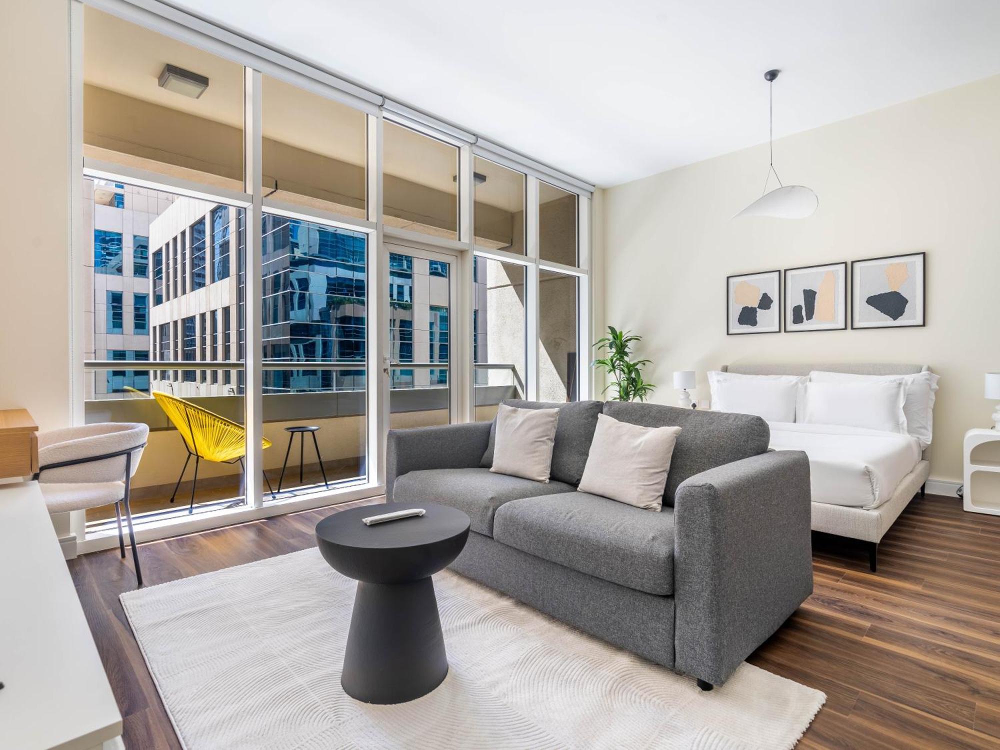 Apartment Chic In The Heart Of With Pool *