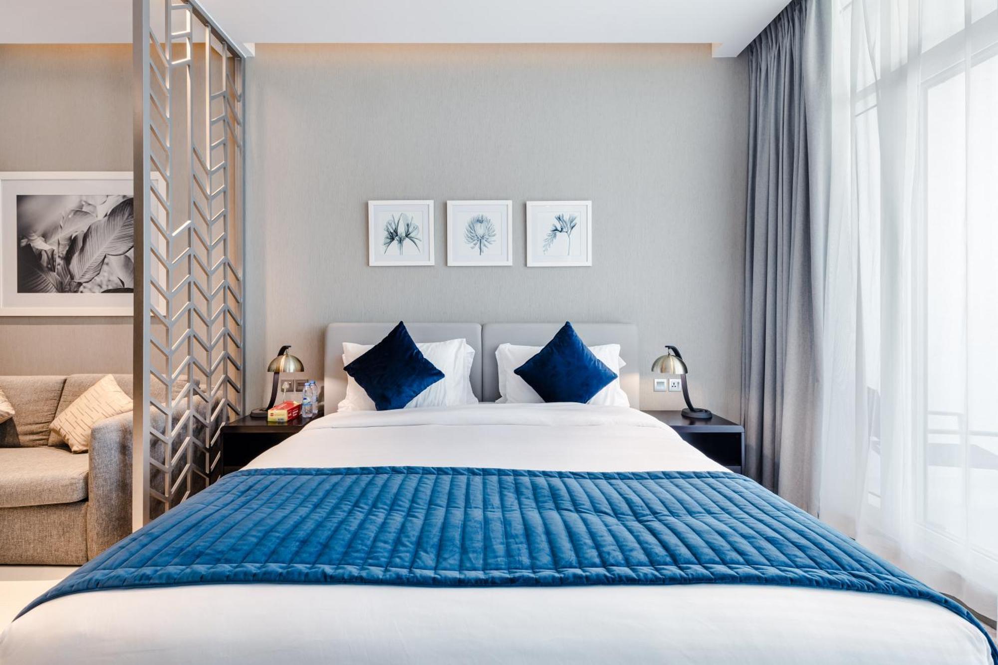 A Living-modern With Balcony & Canal View At Prive 2507b ,business Bay Apartment *