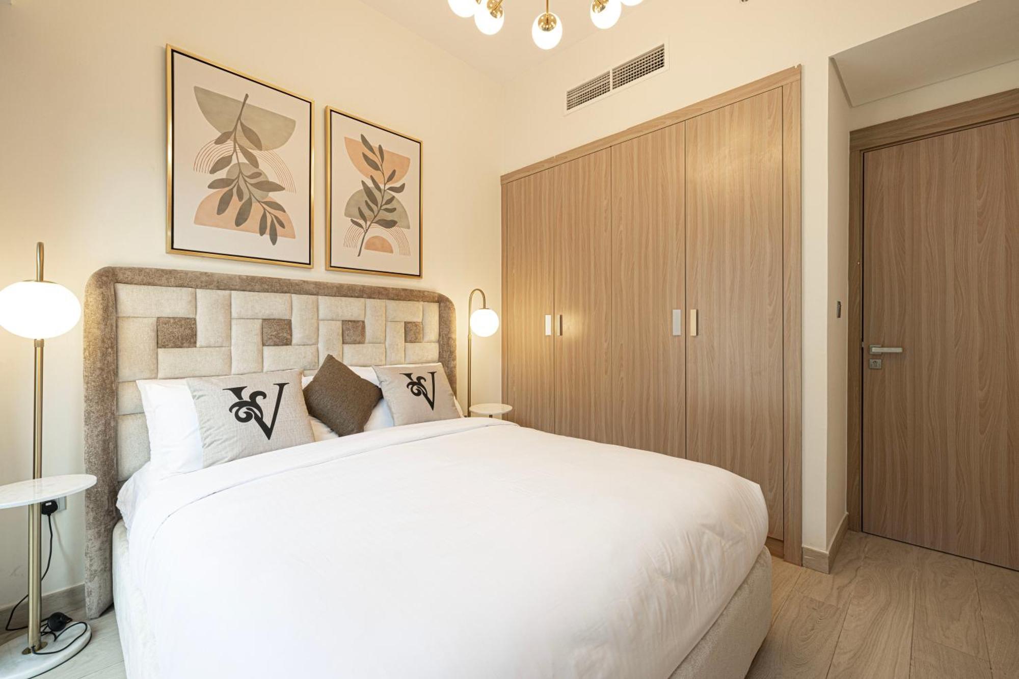 Elegant 1br L Breathtaking Boulevard Views * Dubai