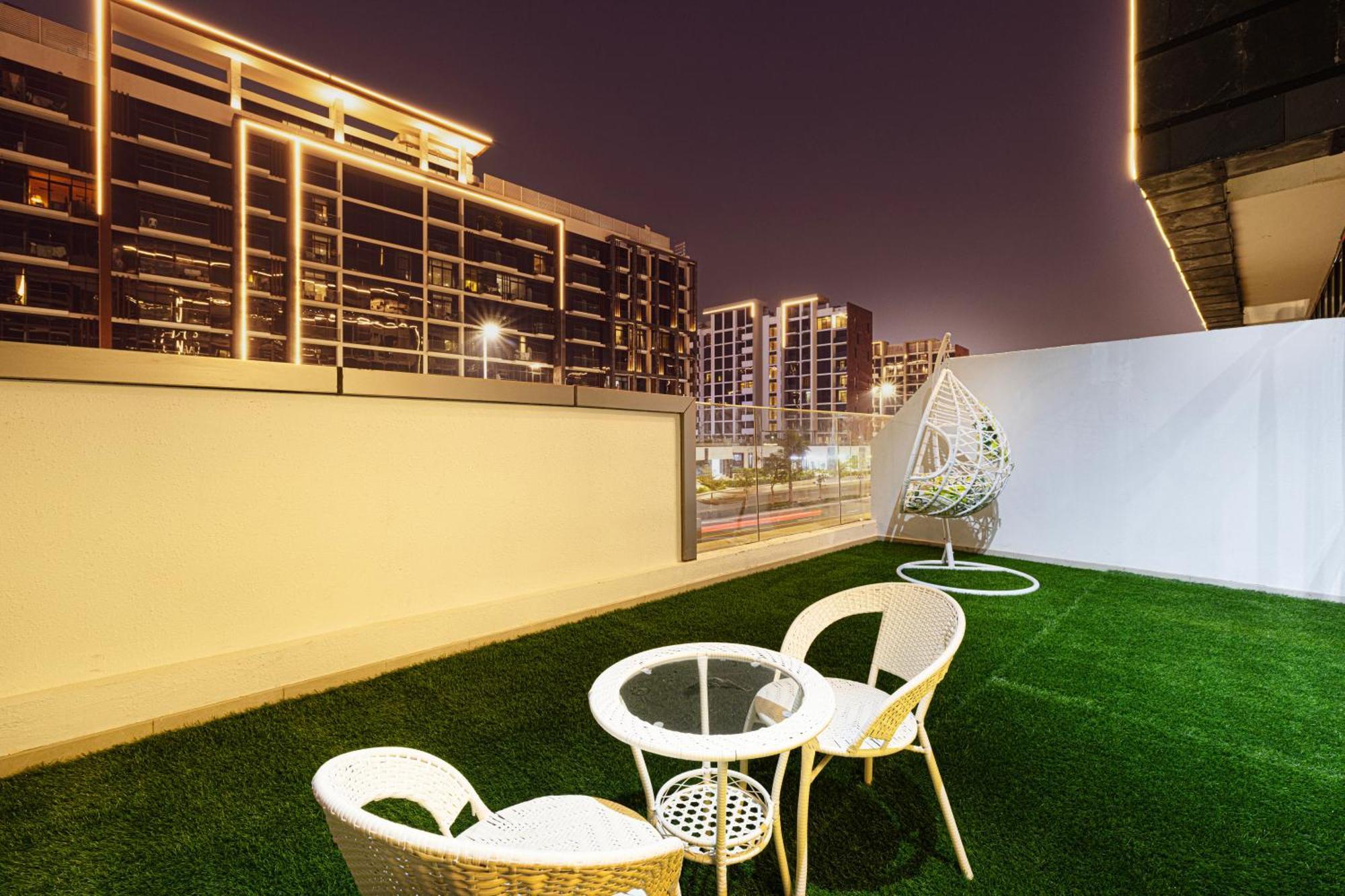 Elegant 1br L Breathtaking Boulevard Views Dubai