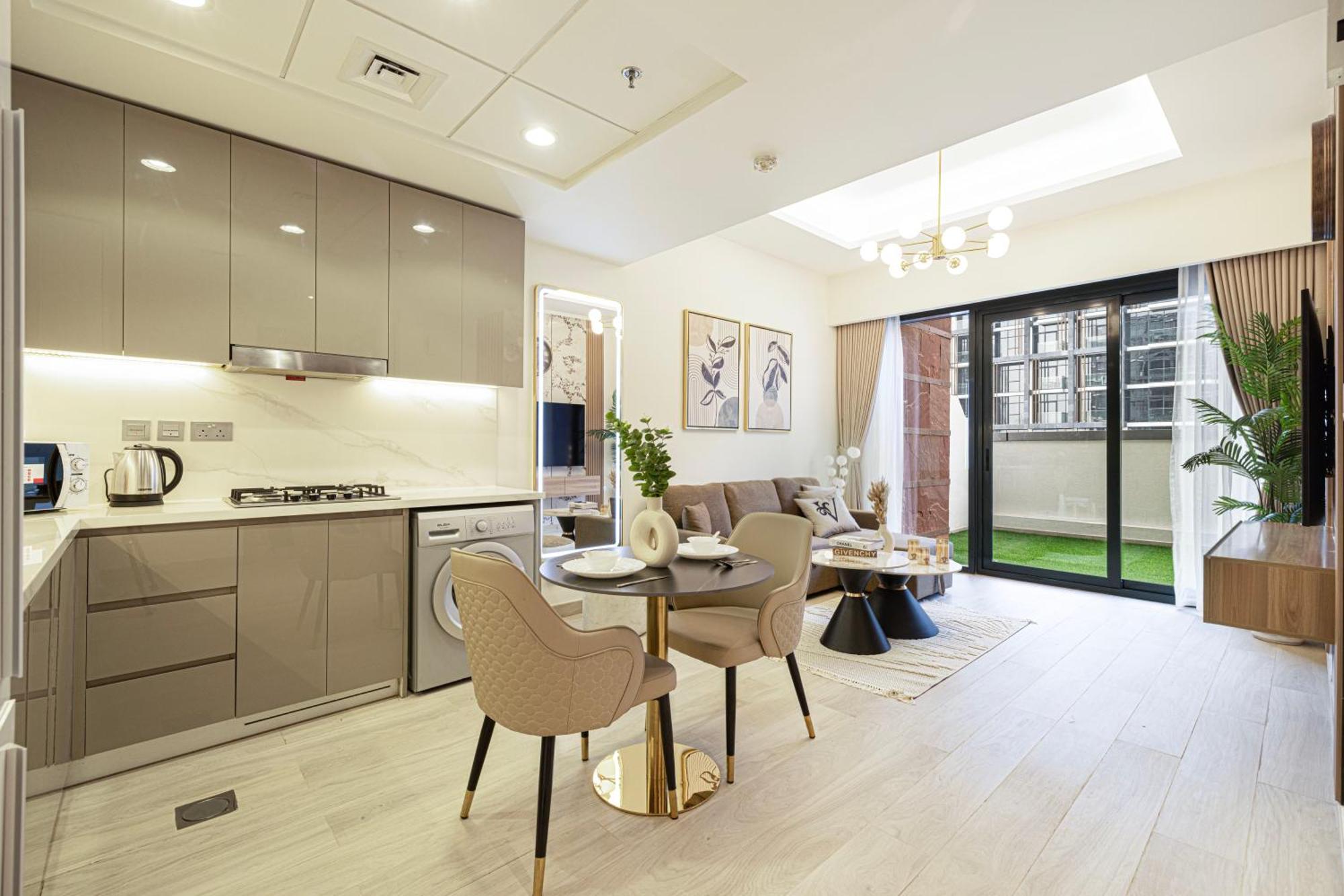 Elegant 1br L Breathtaking Boulevard Views Apartment