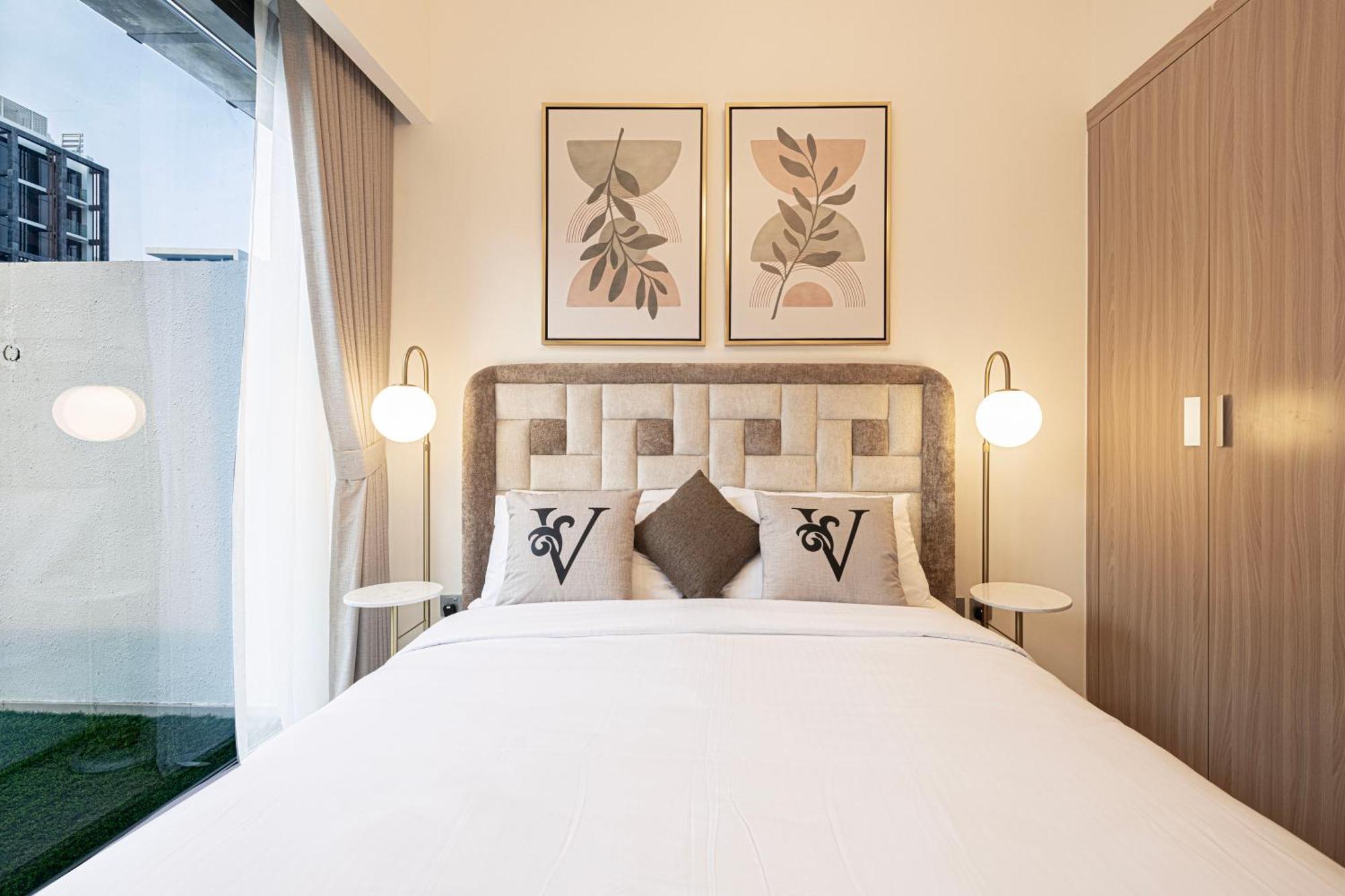 Elegant 1br L Breathtaking Boulevard Views Dubai