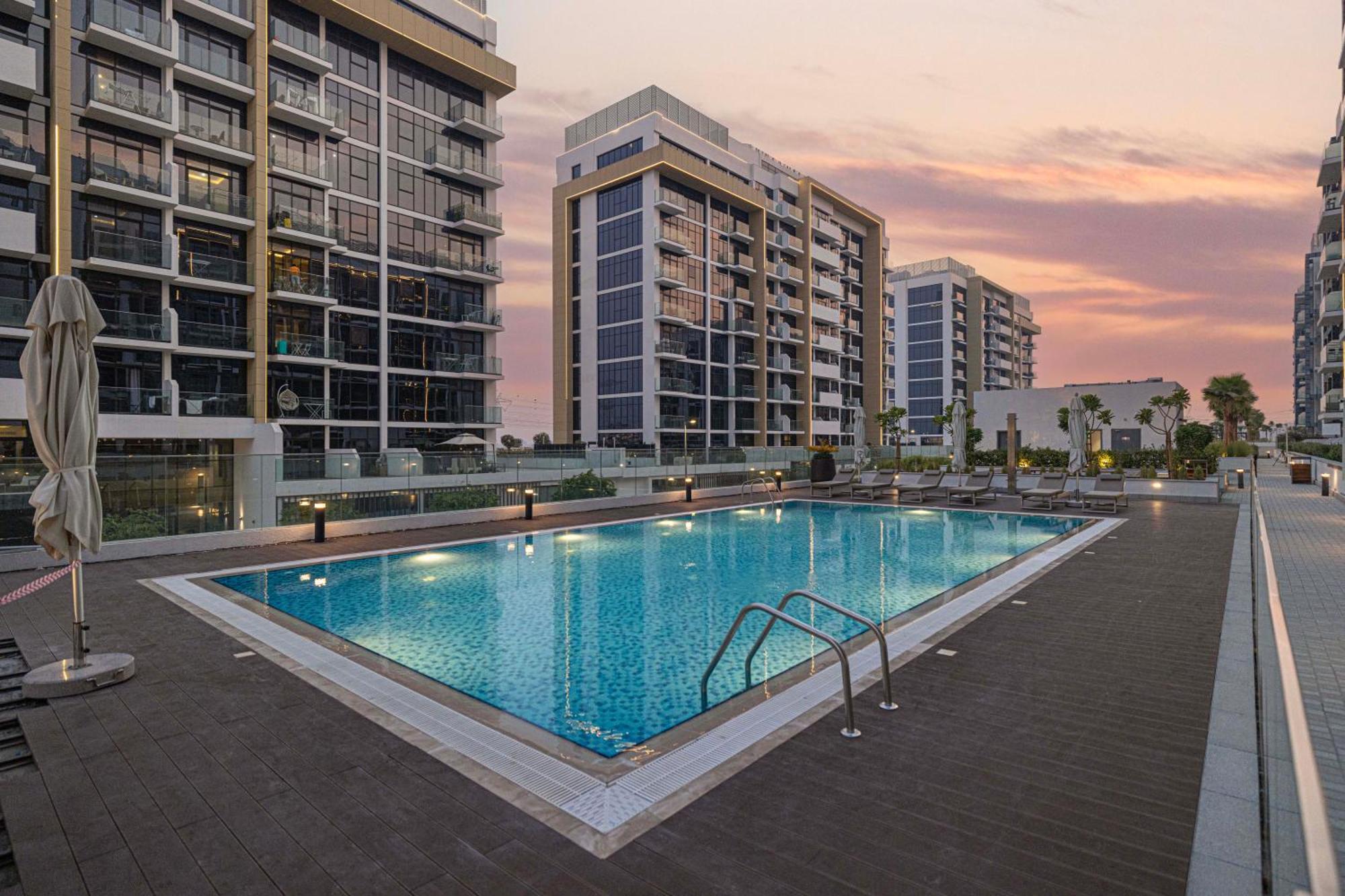 Elegant 1br L Breathtaking Boulevard Views