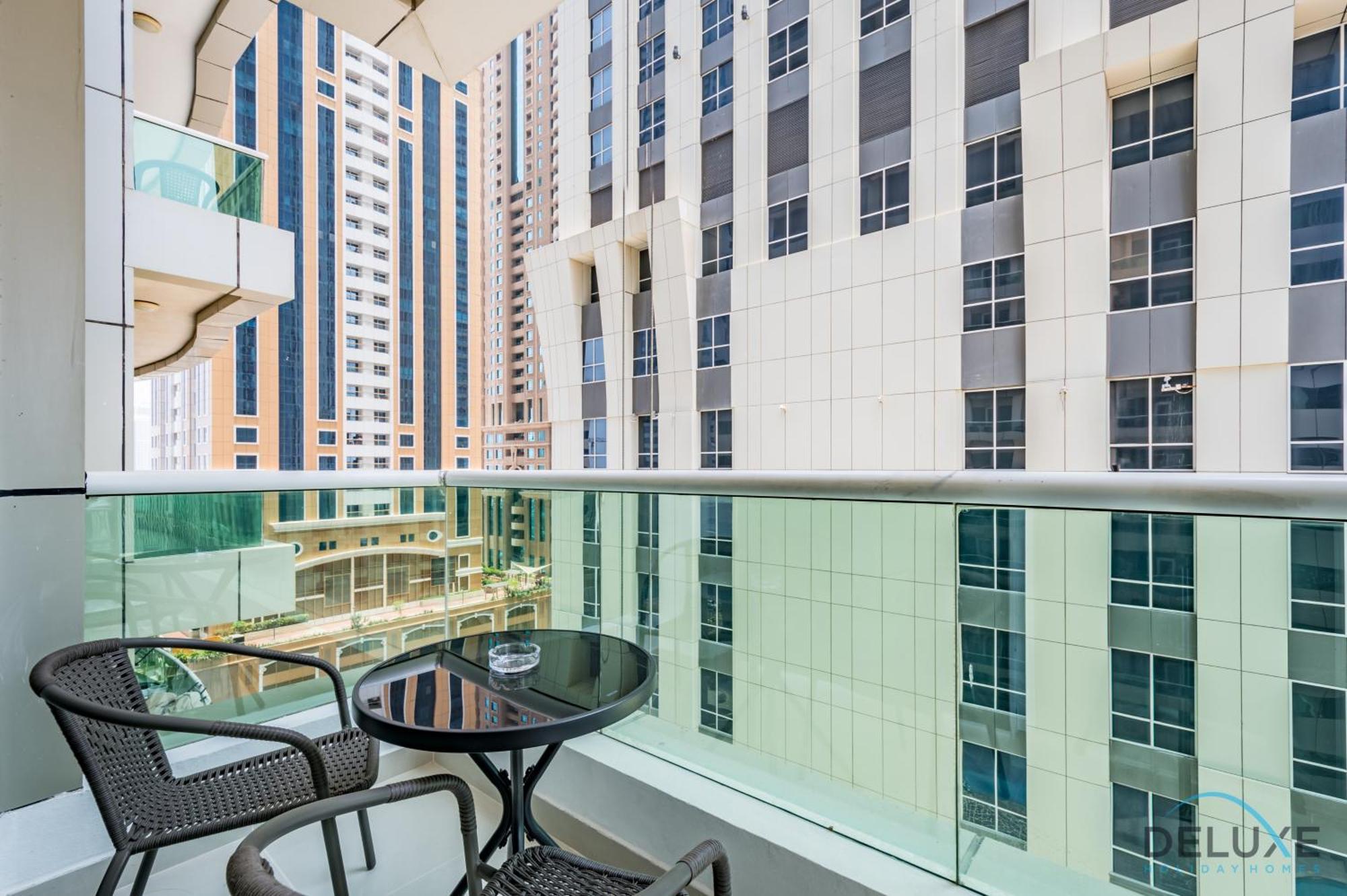 Sophisticated 1br In Marina Pinnacle, Marina By Deluxe Homes