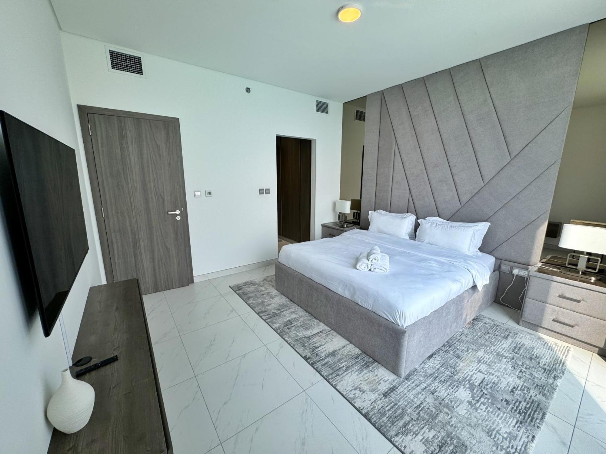 Apartment Panoramic 1br With Crystal Lagoon & Downtown View *