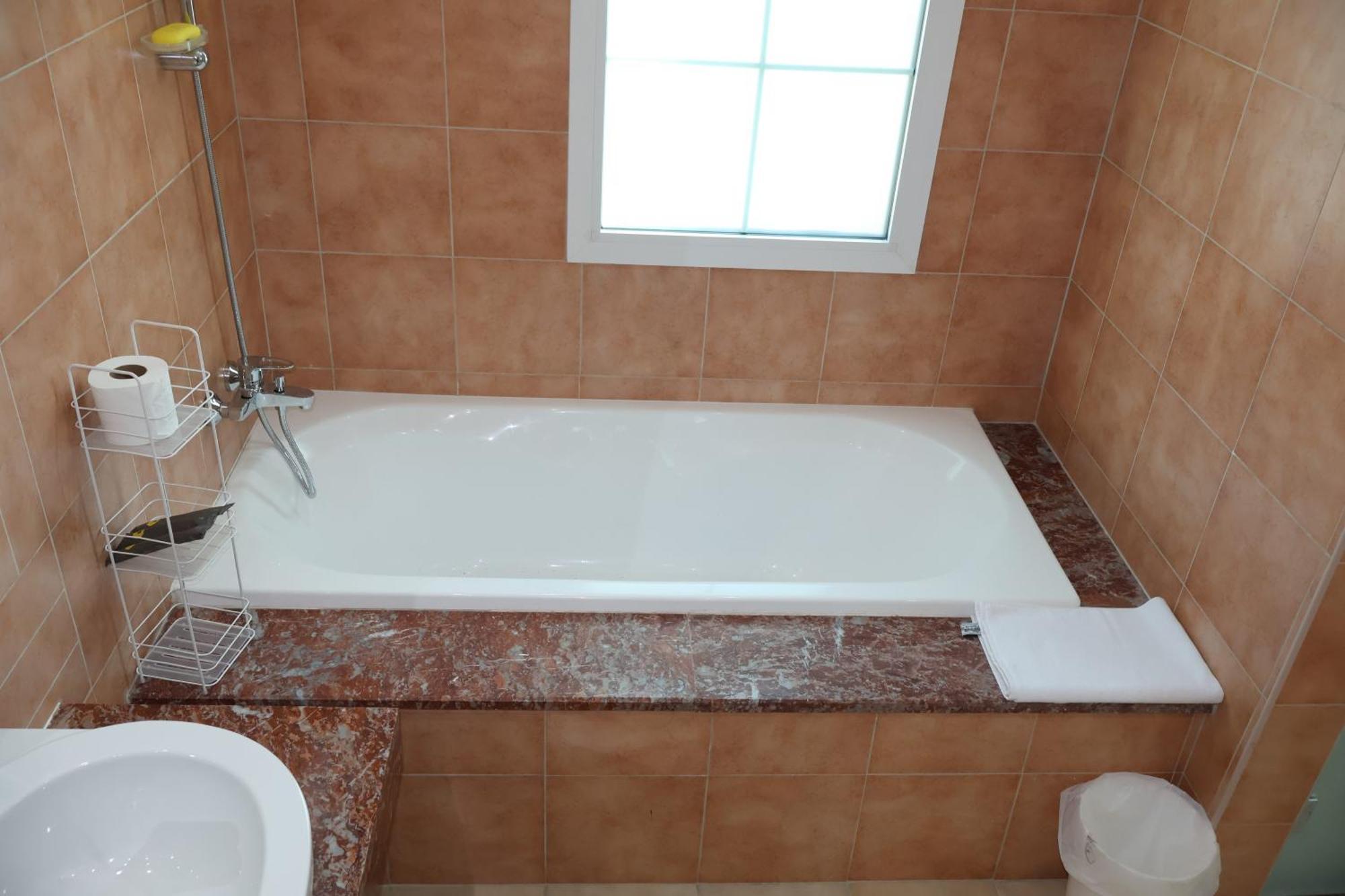 Holiday home Fully Furnished Garden 2 Bedroom *