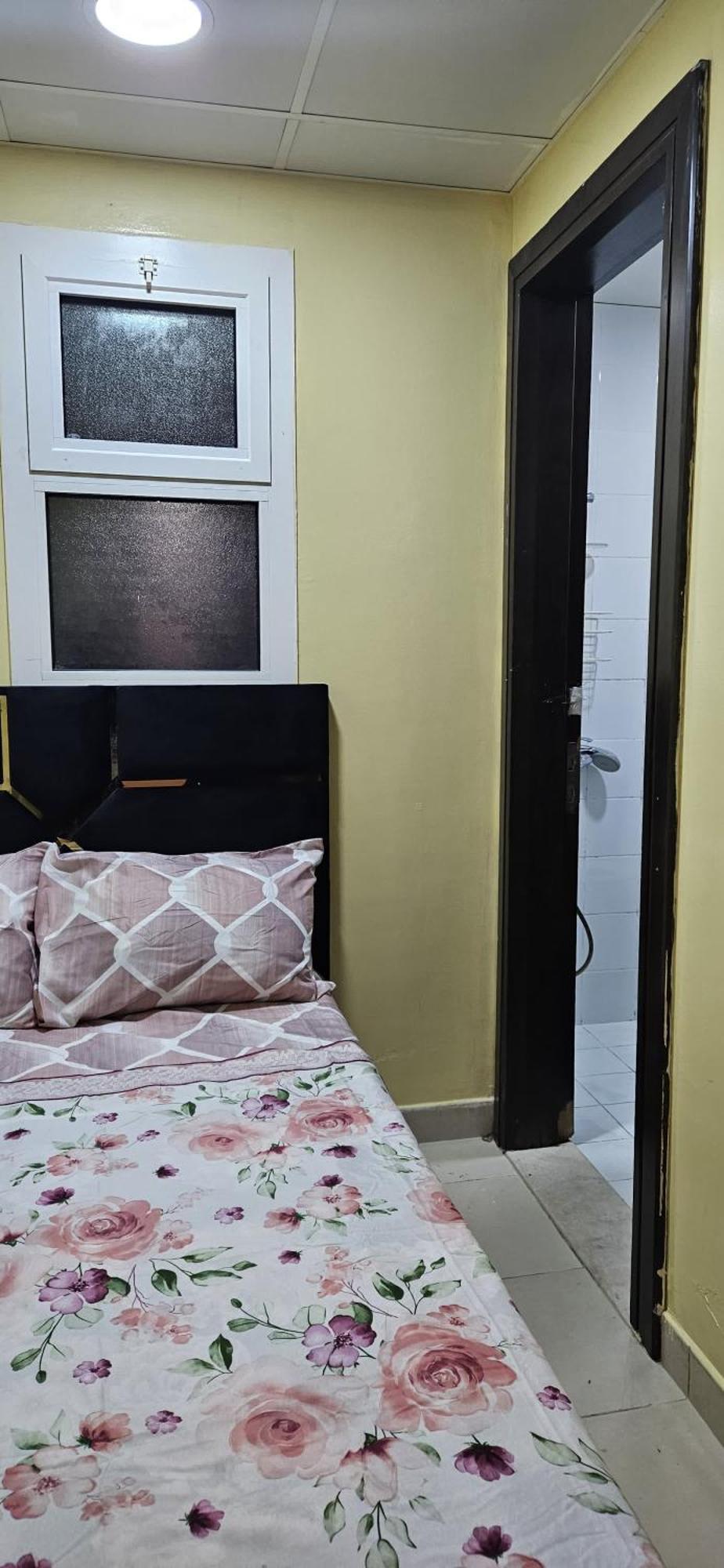 Homestay Placid - Budget Small With Attach Bath And Sharing Kitchen *