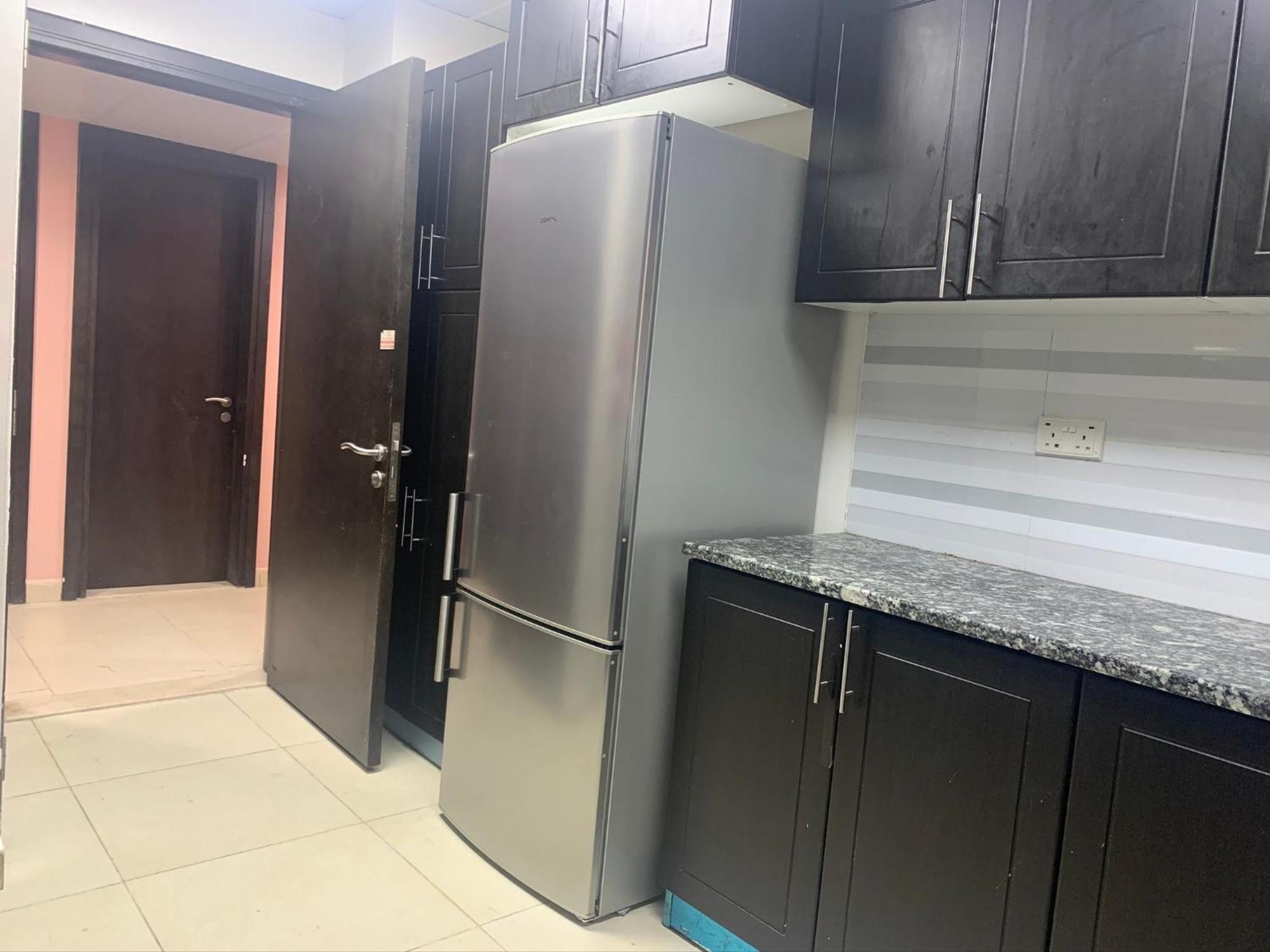 Placid - Budget Small With Attach Bath And Sharing Kitchen Homestay *