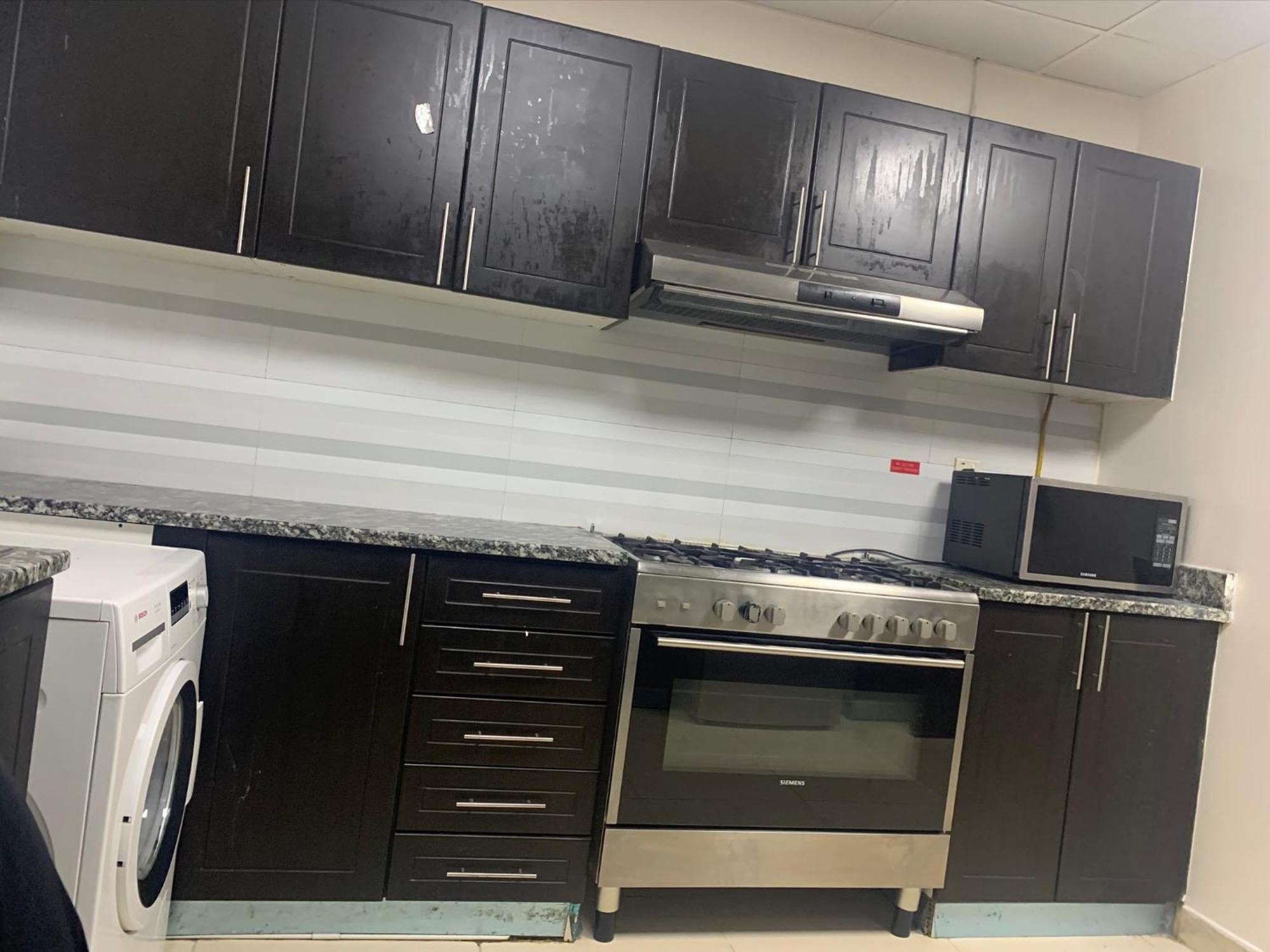 Placid - Budget Small With Attach Bath And Sharing Kitchen