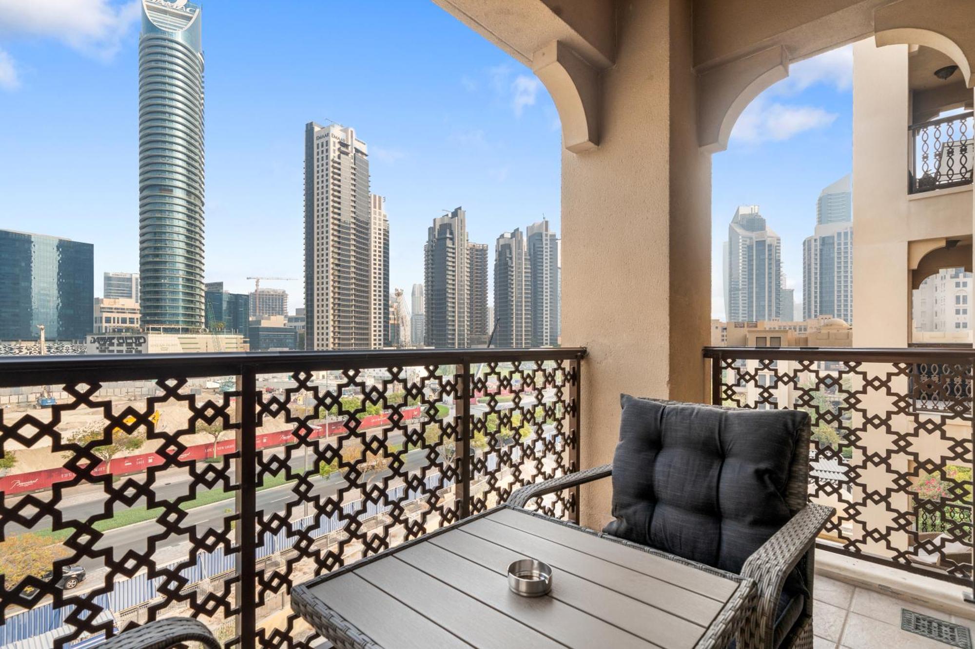 Luxurious Near Burj Khalifa, Free Parking * Dubai