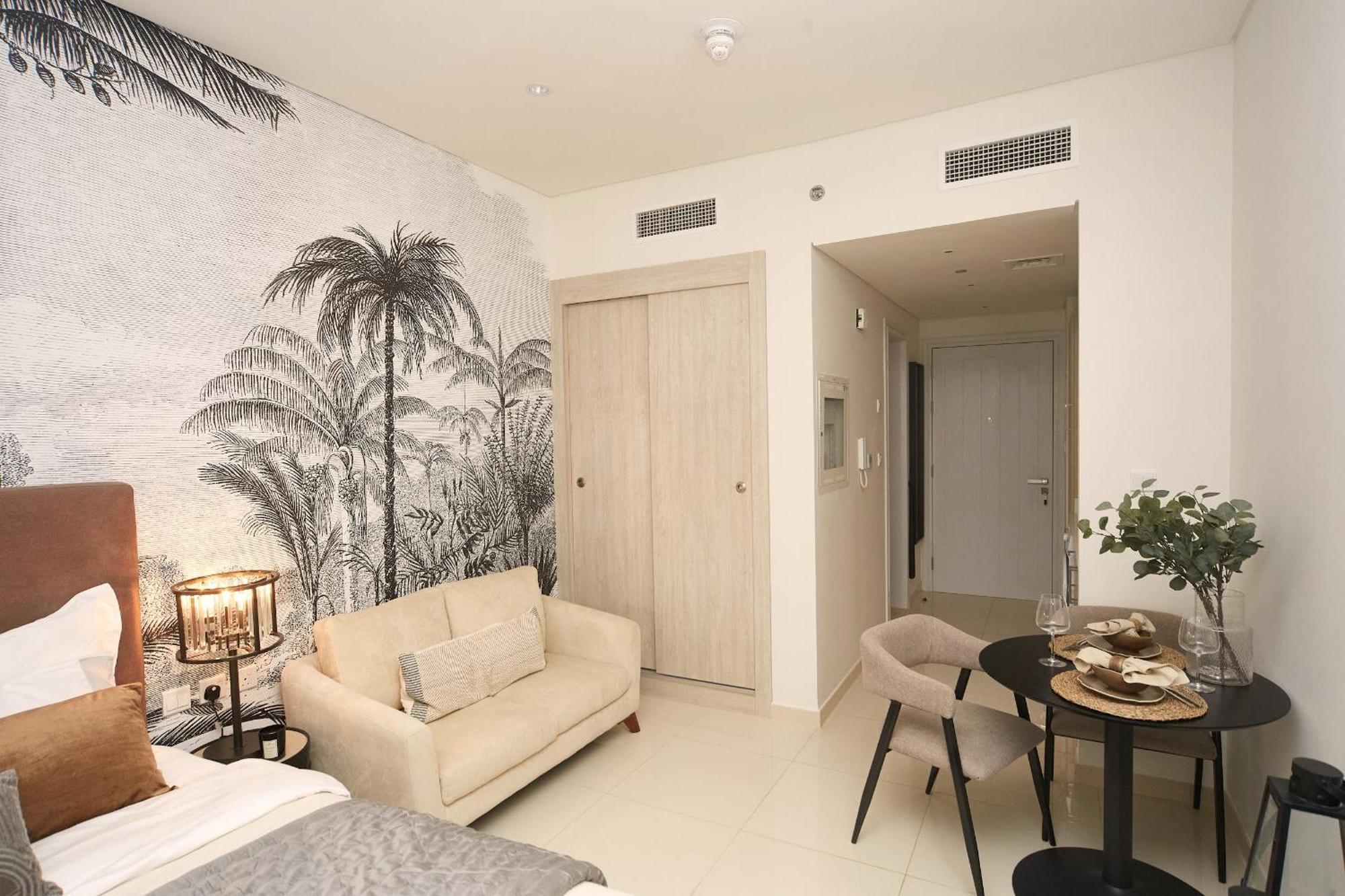 Comfy Stylish On The Palm Apartment Dubai