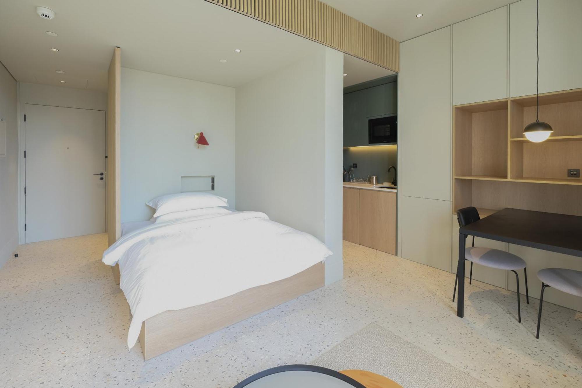 Business-ready Executive With Burj View, Upside Living 2001 Dubai