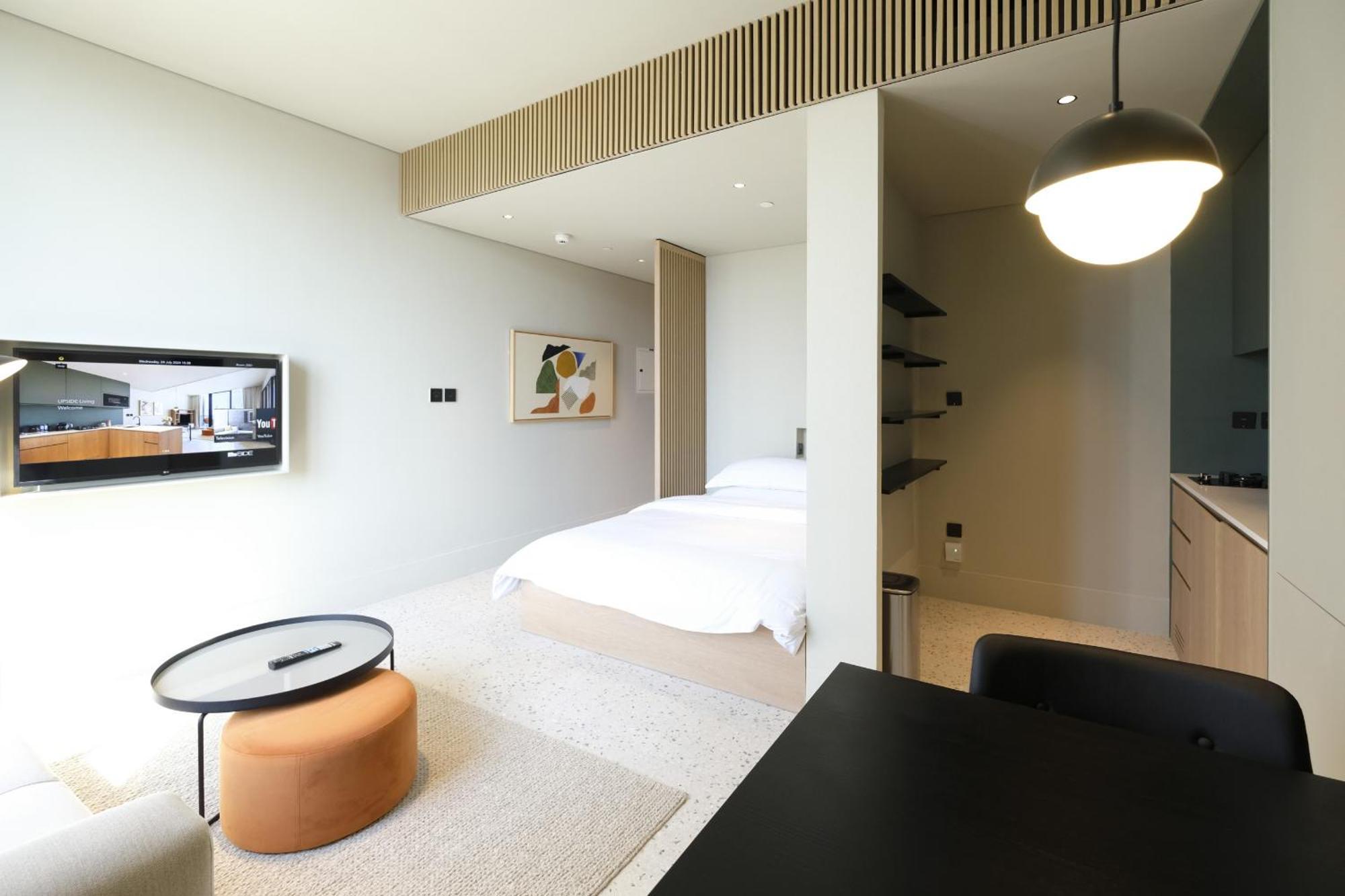Business-ready Executive With Burj View, Upside Living 2001