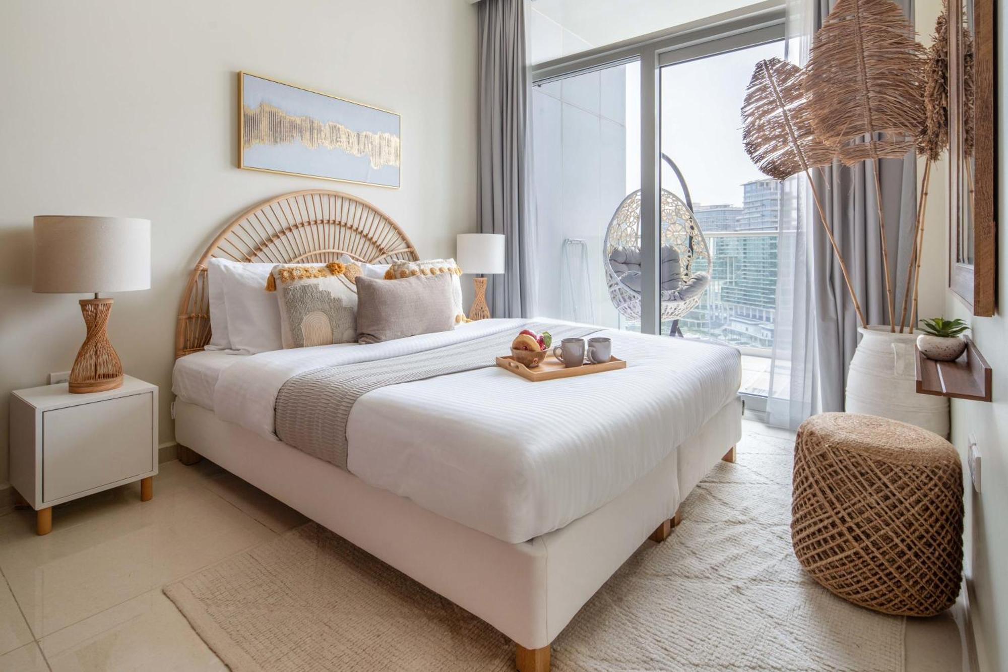Frank Porter - Reva Residences Apartment *