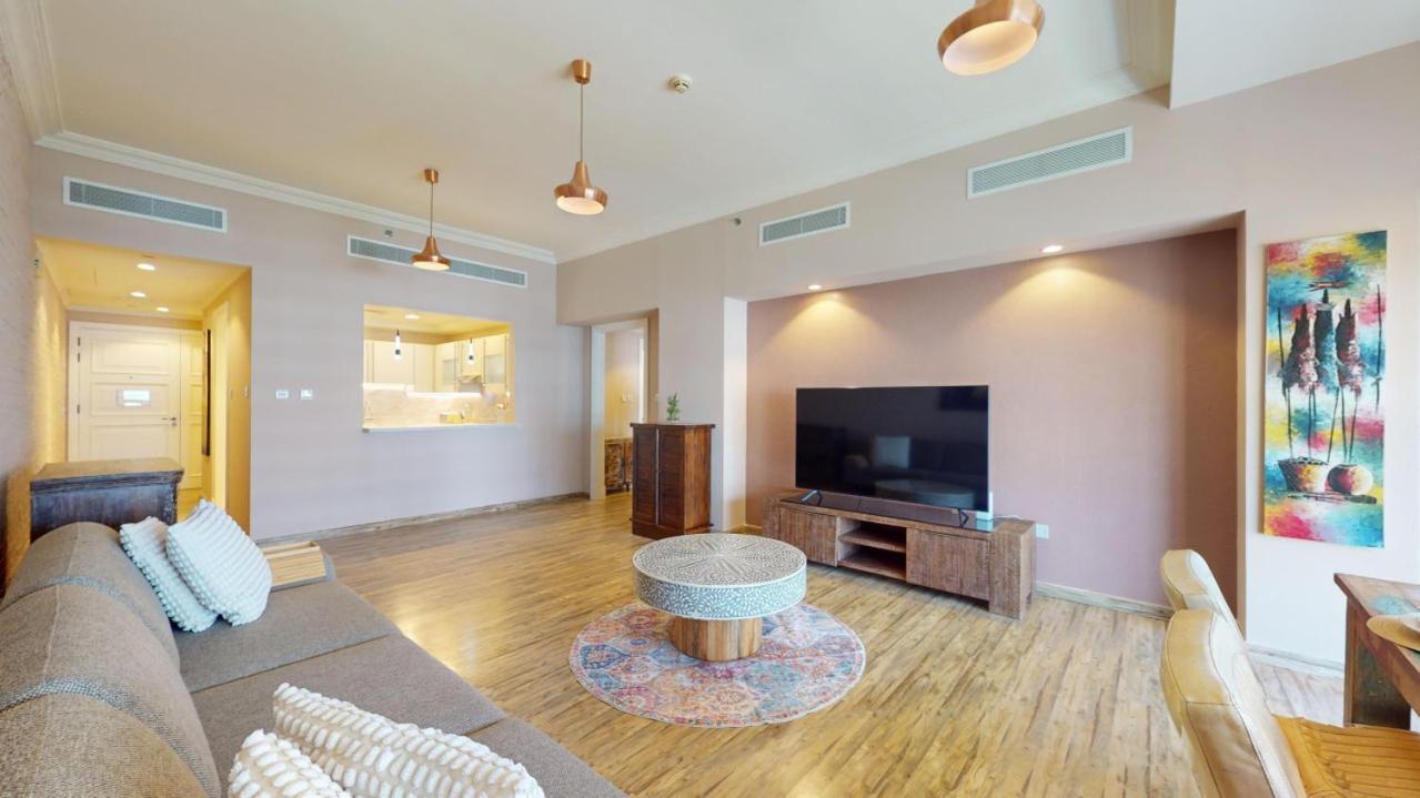 Golden Mile 1 - Contemporary One Bedroom Apartment