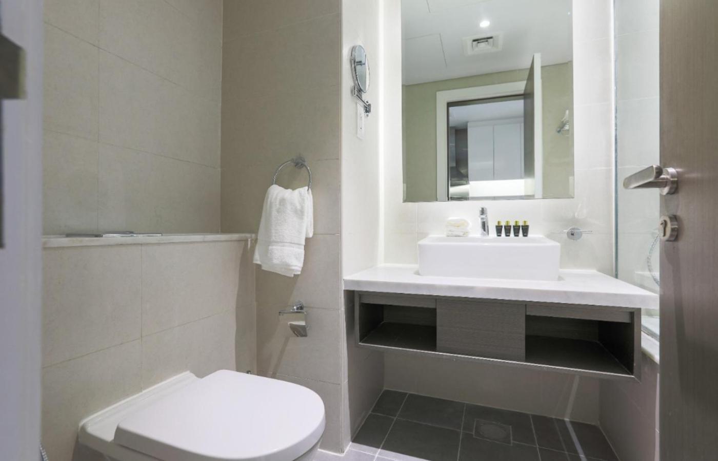 Elegant In Business Bay Apartment
