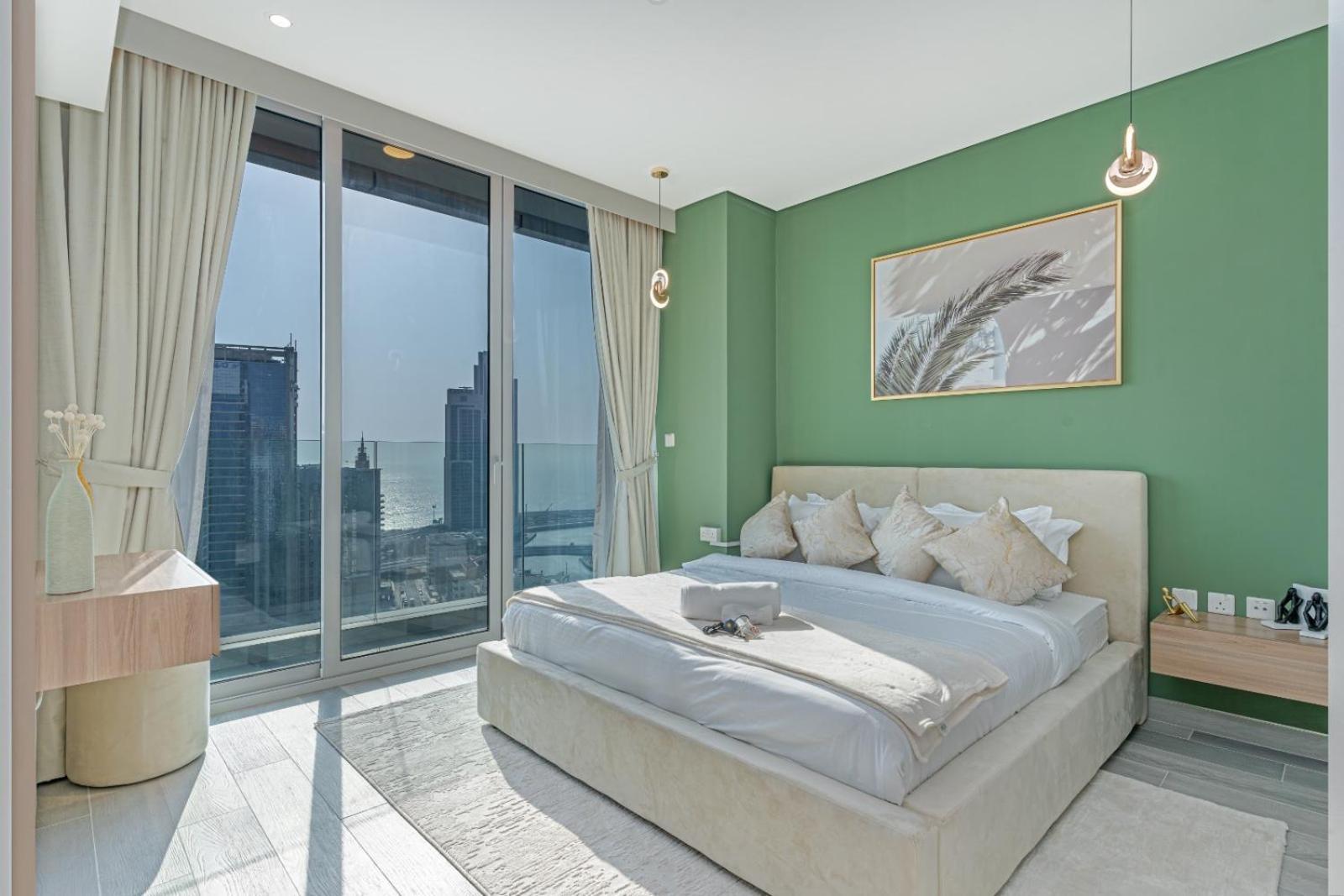Savis -radiant Ain & Marina View Apartment Dubai