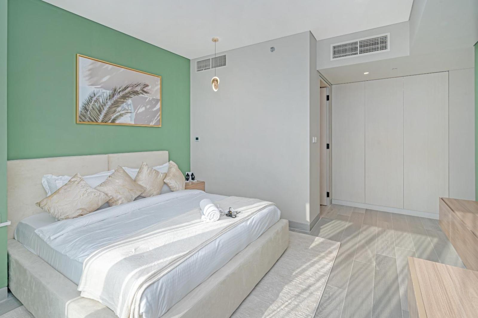 Savis -radiant Ain & Marina View Apartment