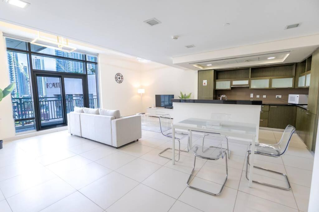 Spacious 1 Bedroom In Downtown Near Burj Khalifa Apartment Dubai