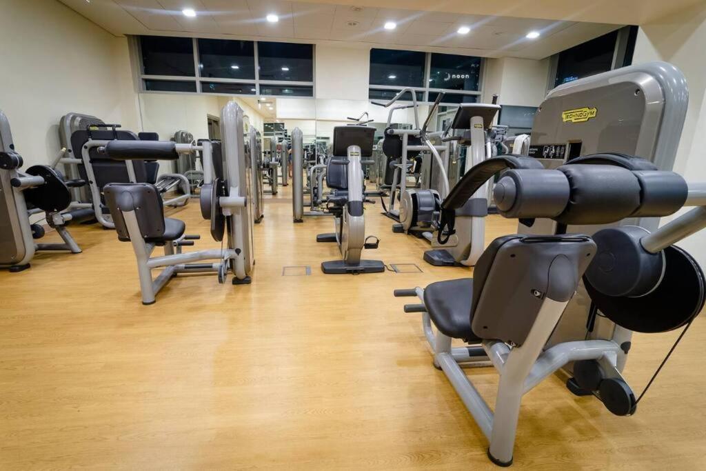 Spacious 1 Bedroom In Downtown Near Burj Khalifa Apartment *