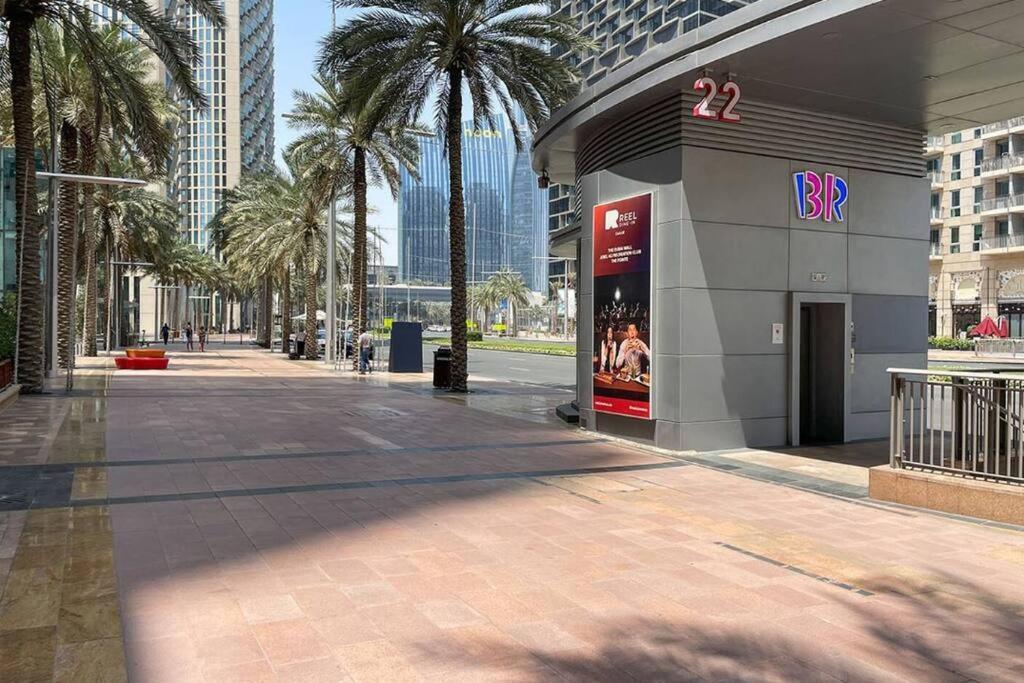 Spacious 1 Bedroom In Downtown Near Burj Khalifa * Dubai