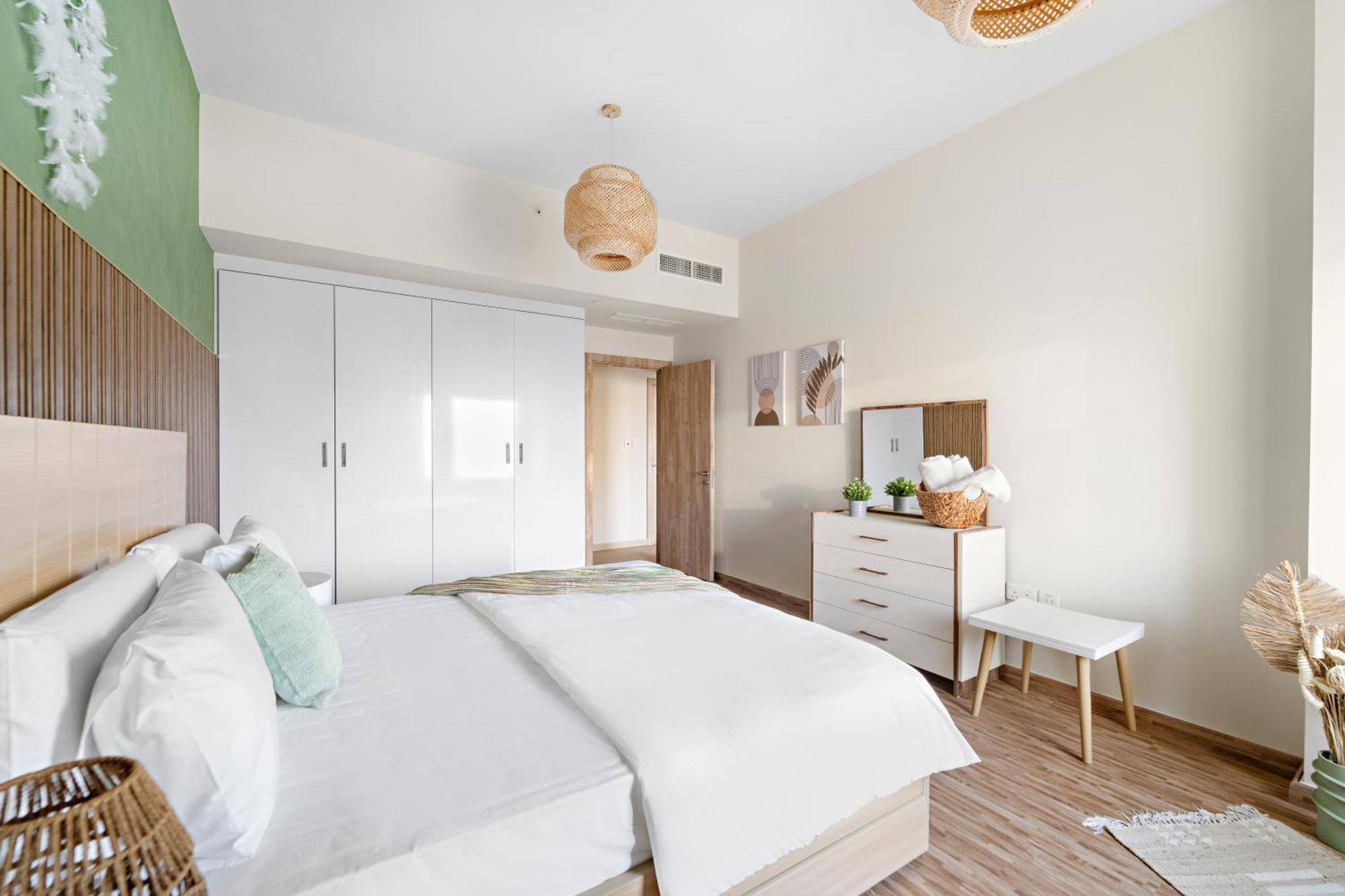 Aesthetic , Sleeps 6, Pool, Gym & Waterfront Views Holiday home Dubai