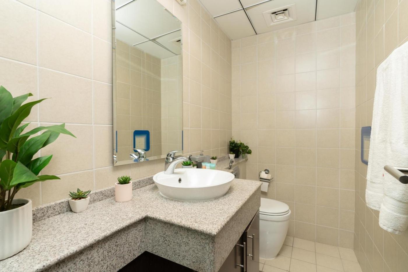 Opulent 1 Bedroom Marina View *
