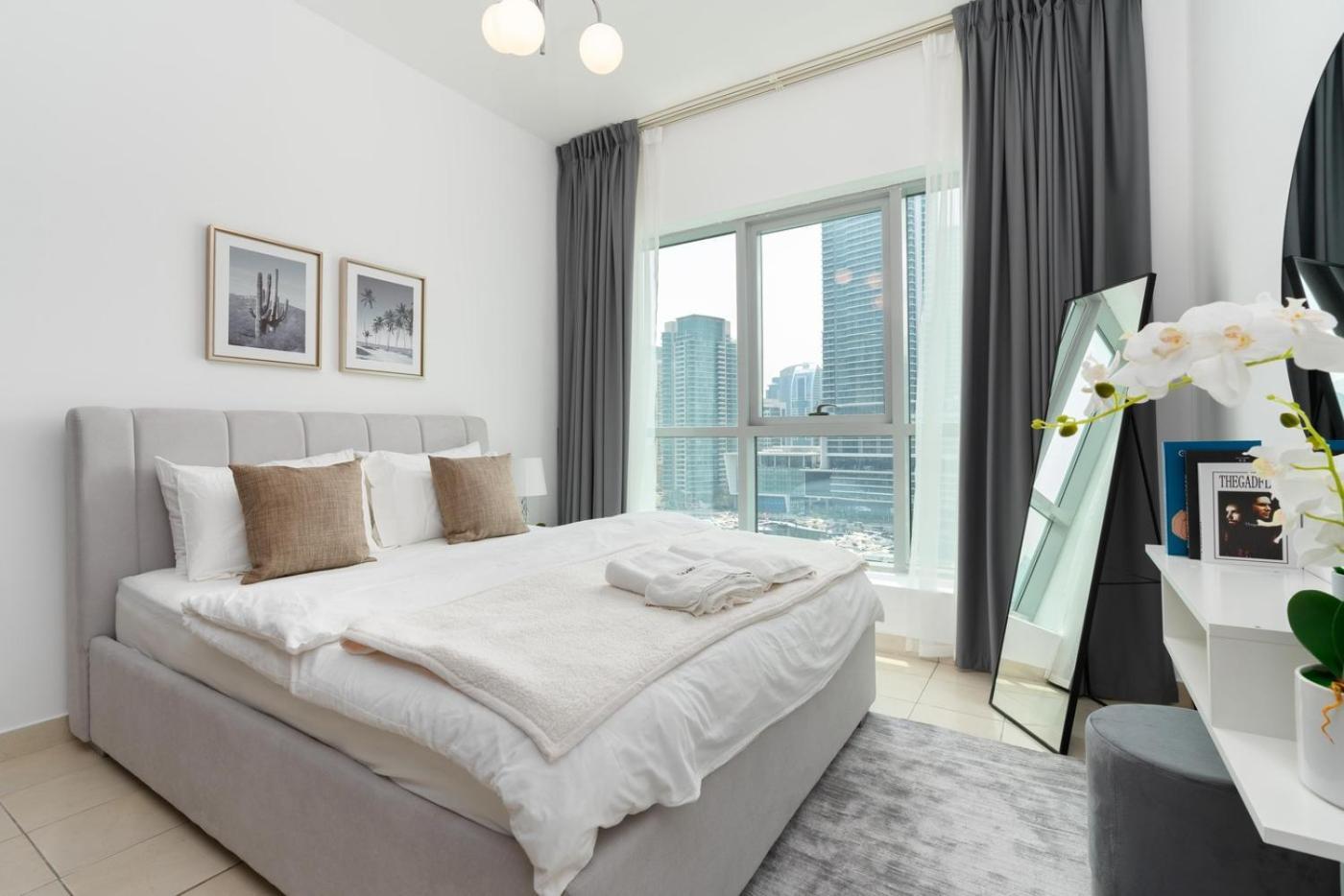 Opulent 1 Bedroom Marina View