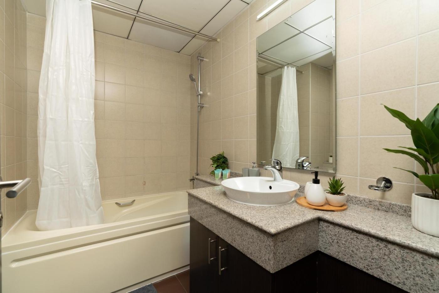 Opulent 1 Bedroom Marina View