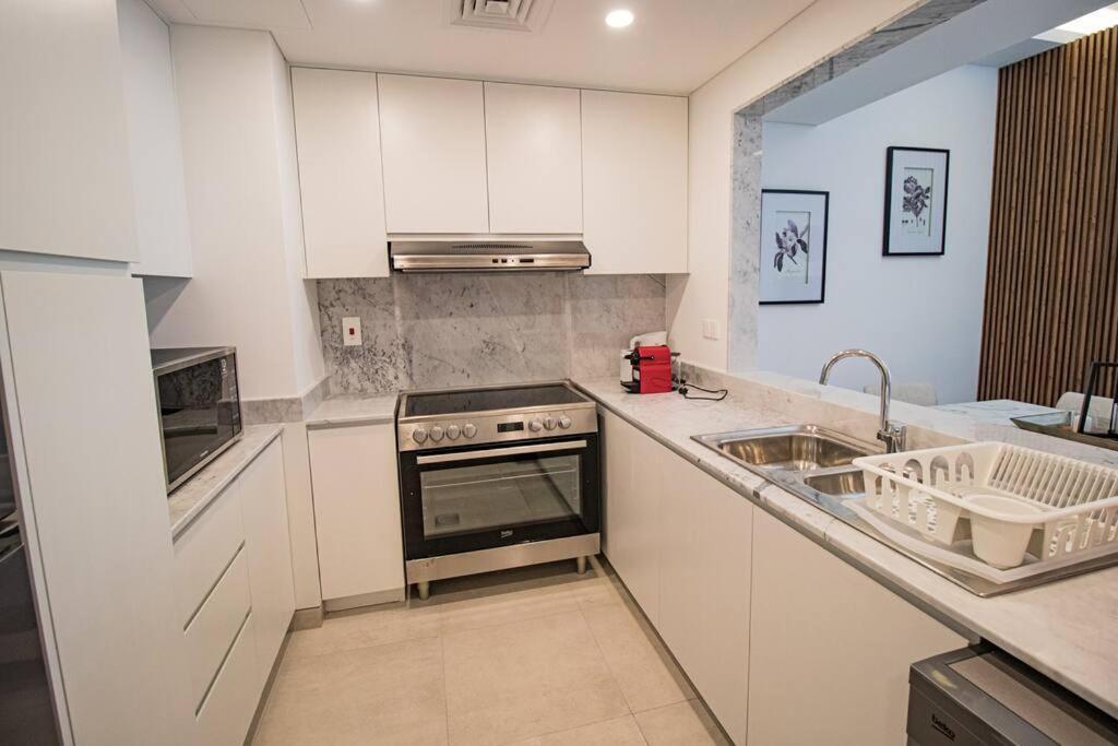 Stunning 2br In Lamtara Mjl Burj View 512 Apartment Dubai