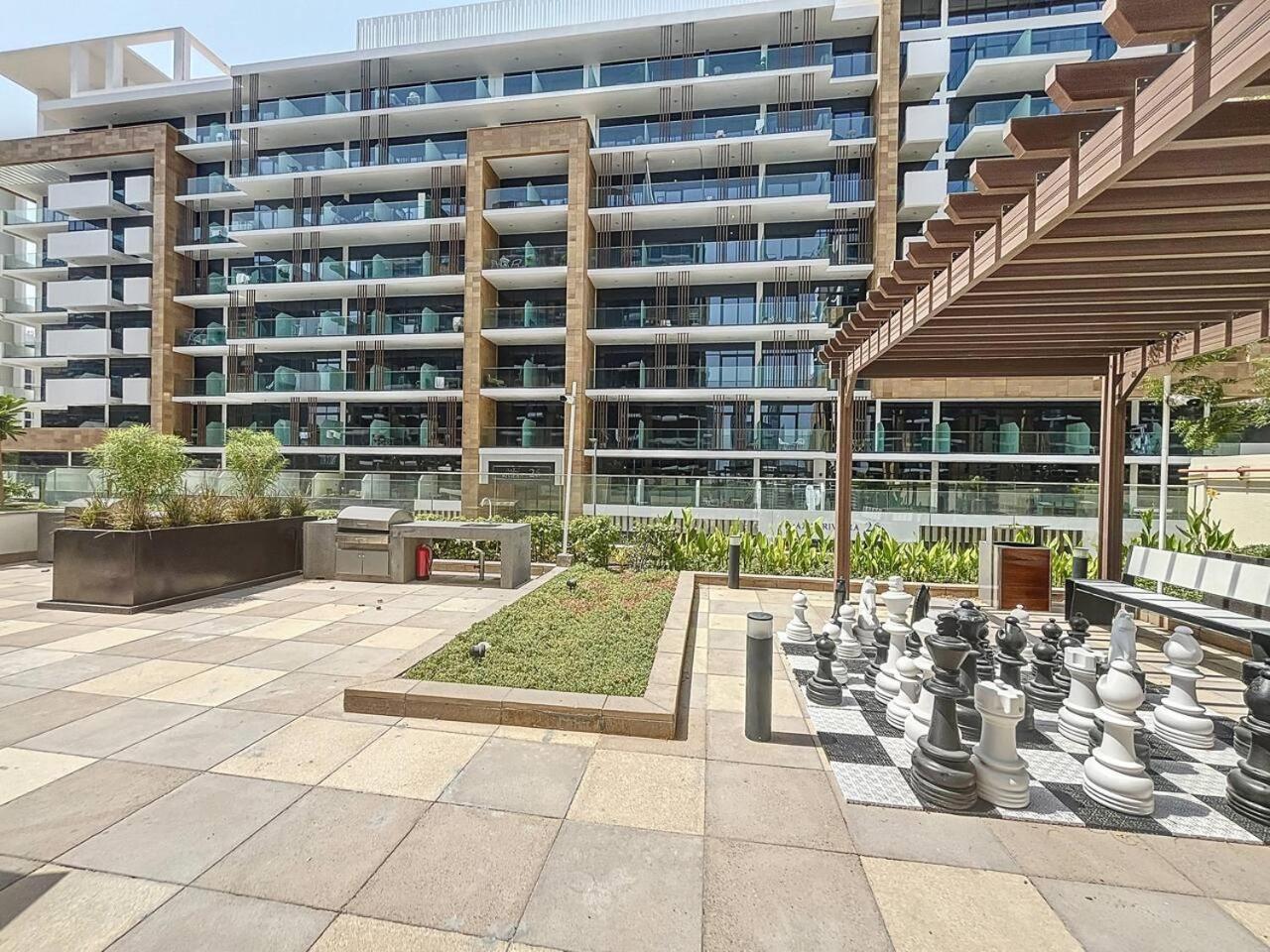 Azizi Riviera 21 - Bright Dubai