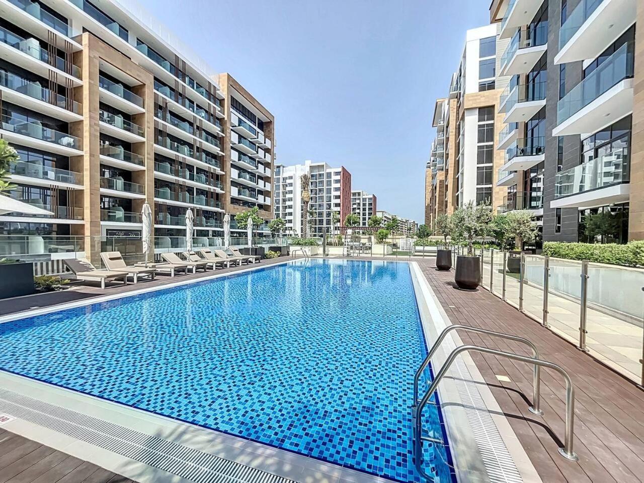 Azizi Riviera 21 - Bright Dubai