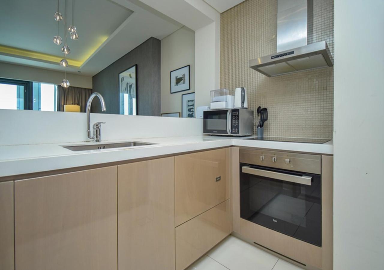 Spacious 1br In Damac Paramount Towers Bb