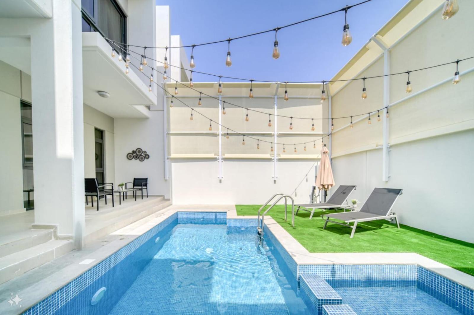 Damac Hills Ll - Stunning 4 Bedrooms With Private Pool At Land Villa *