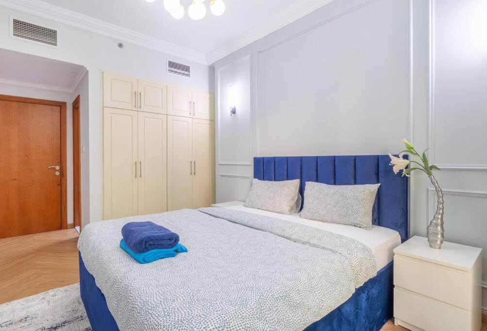 Gorgeous 2br With Pool W Wheel View Dubai