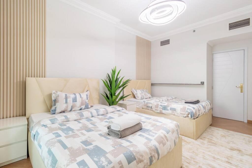Gorgeous 2br With Pool W Wheel View *