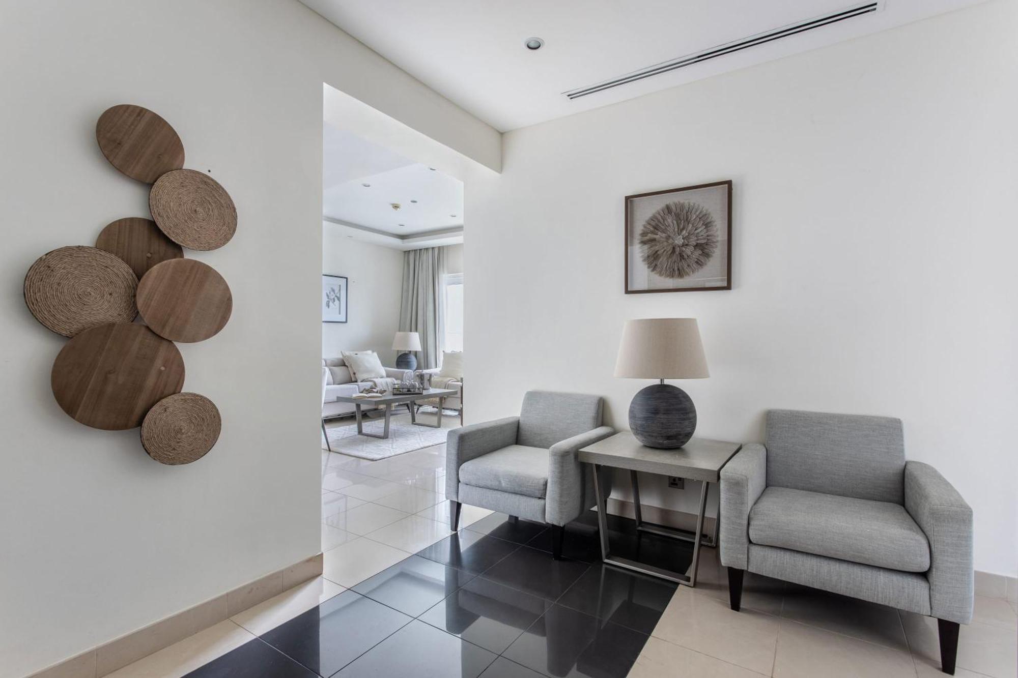 Frank Porter - Bonnington * Dubai