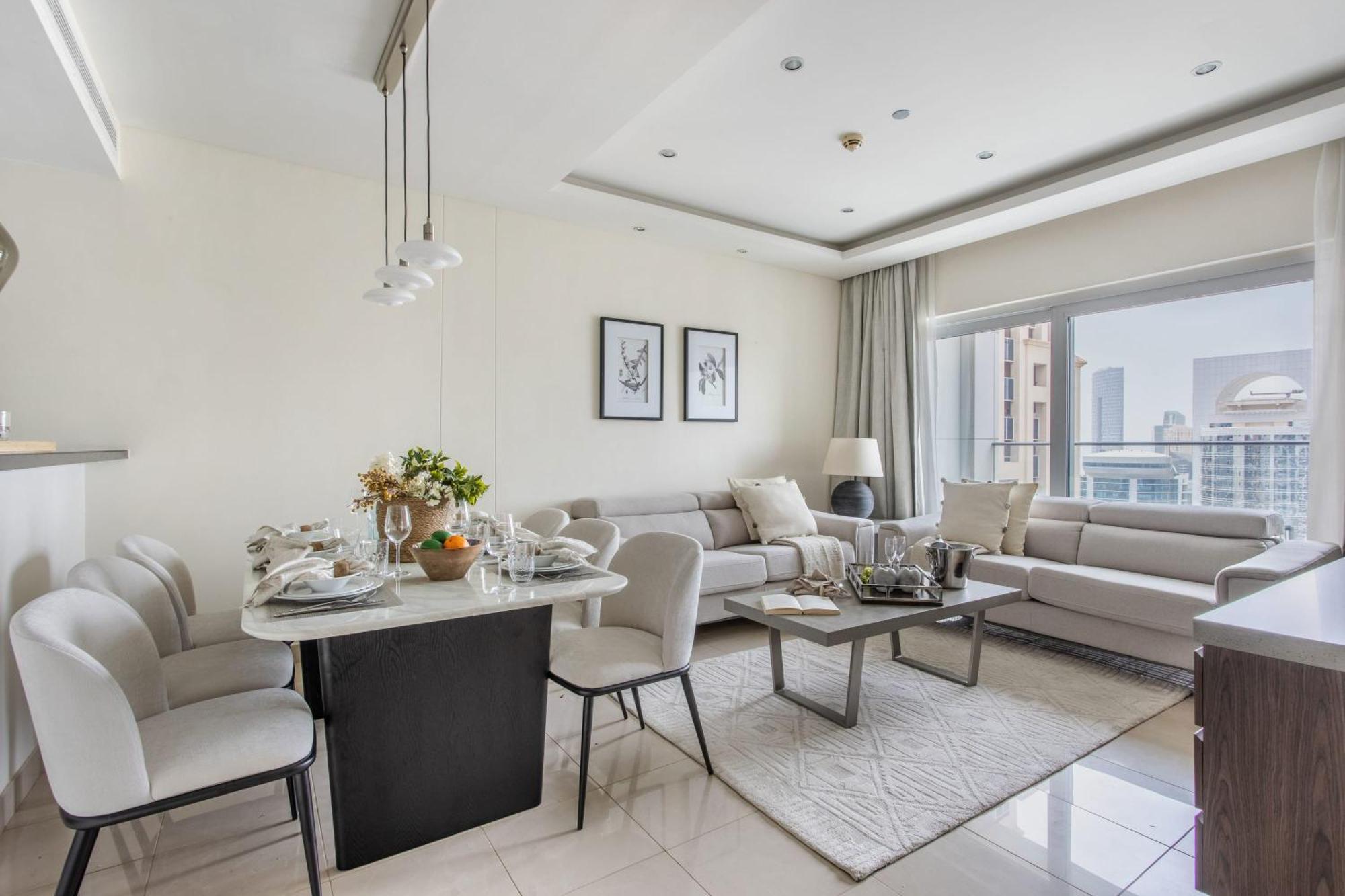 Frank Porter - Bonnington Apartment