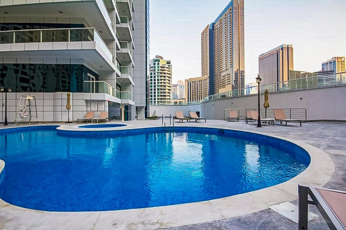 Frank Porter - Continental Tower Apartment