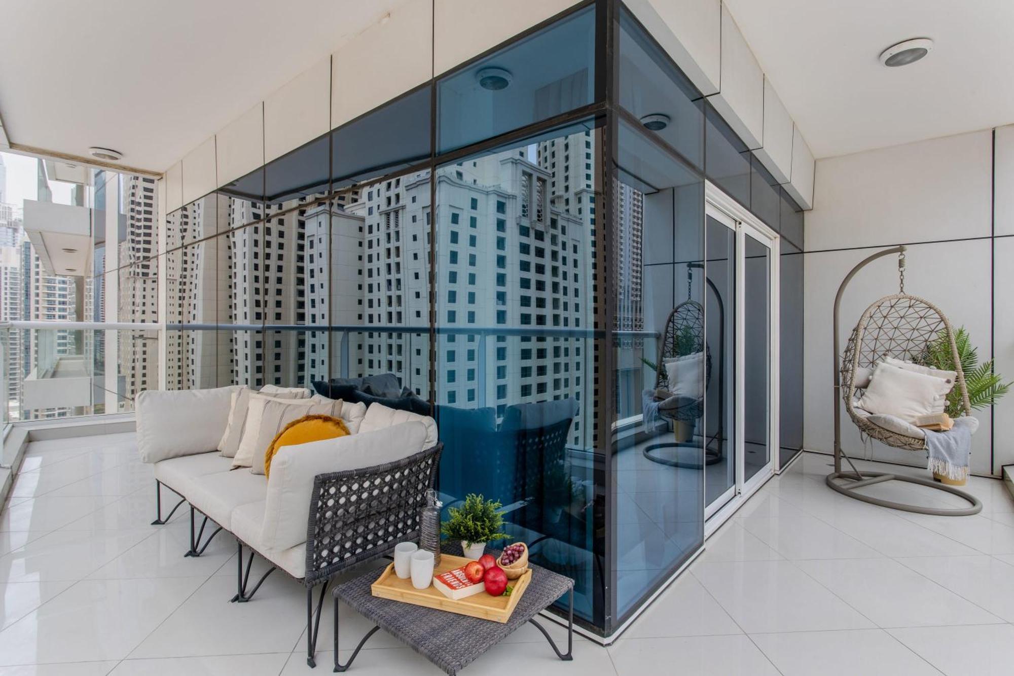 Frank Porter - Continental Tower * Dubai