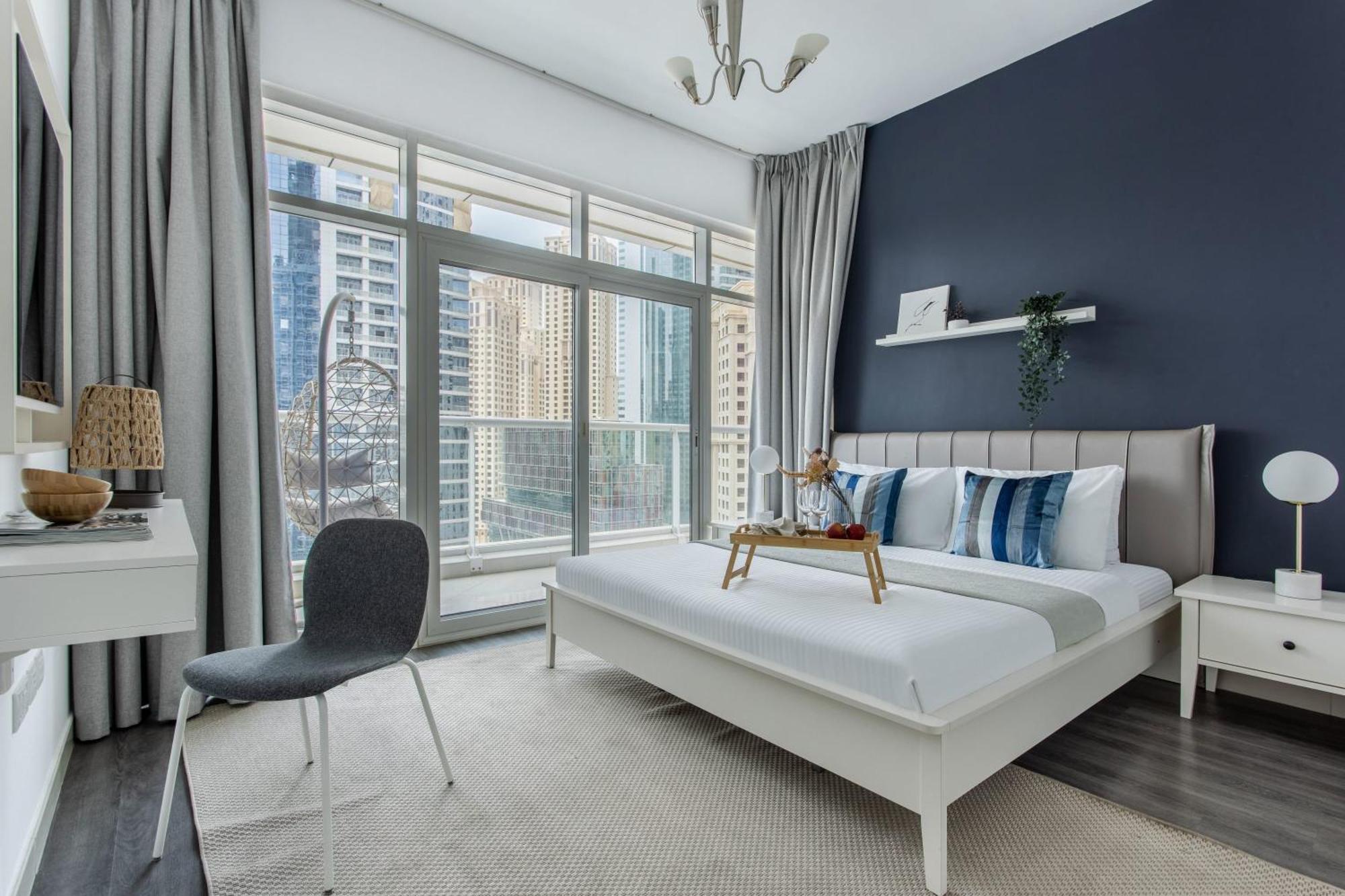 Frank Porter - Continental Tower Apartment *