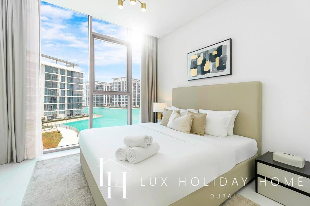 Lux The Burj Khalifa Lagoon View Apartment