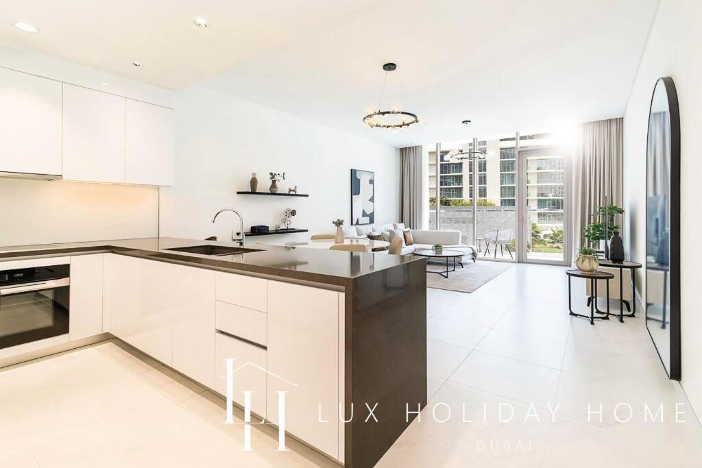 Lux The Burj Khalifa Lagoon View Apartment