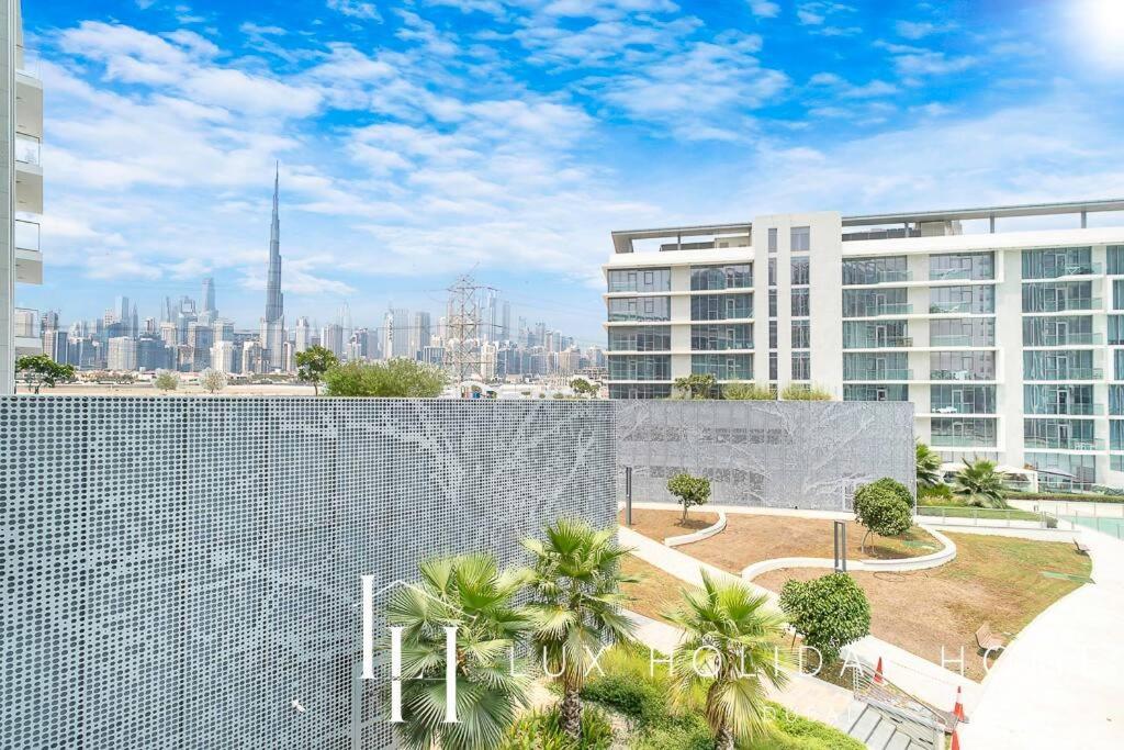 Lux The Burj Khalifa Lagoon View Dubai