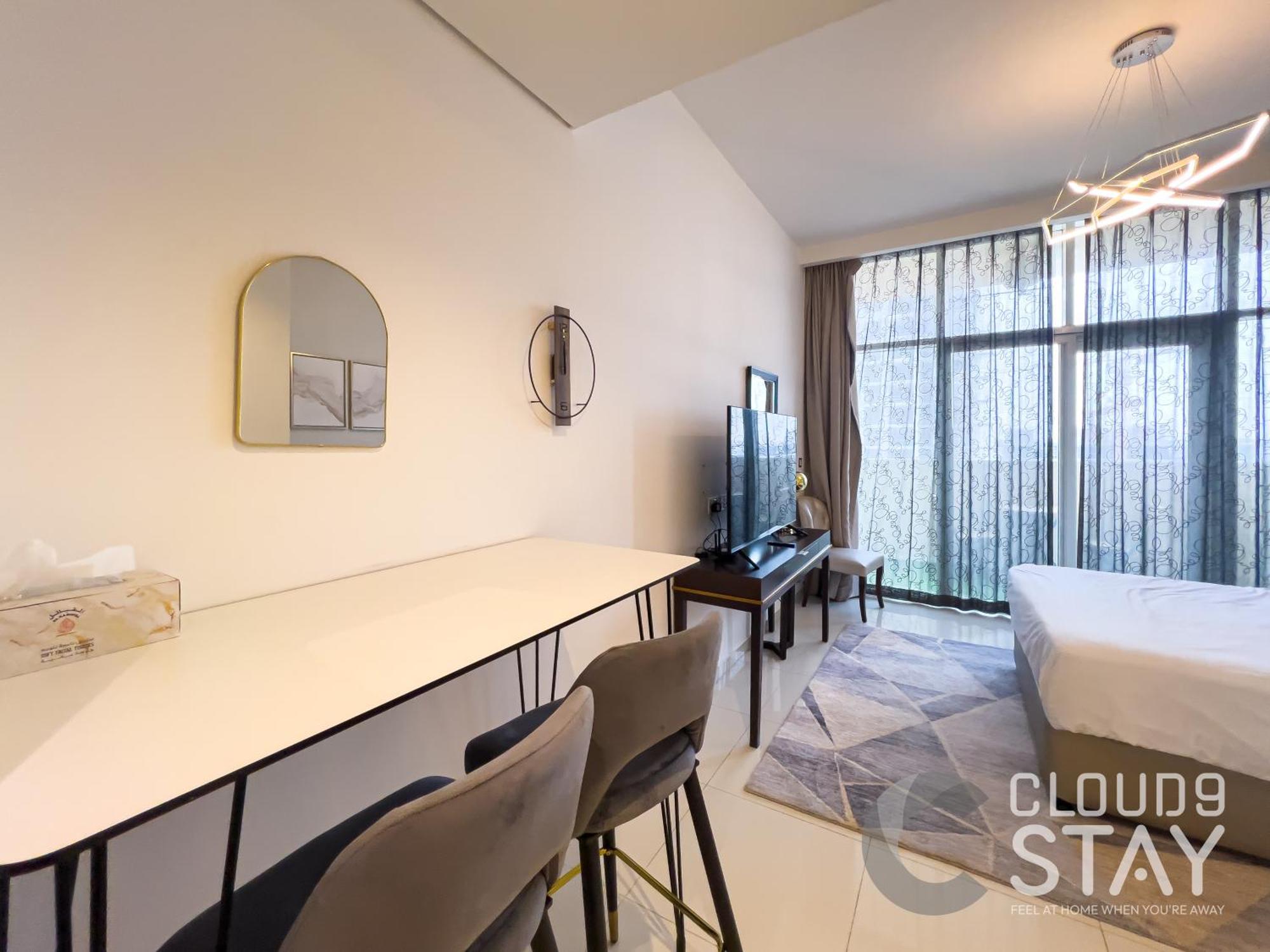 Apartment Cloud 9 - Damac Ghalia Tower