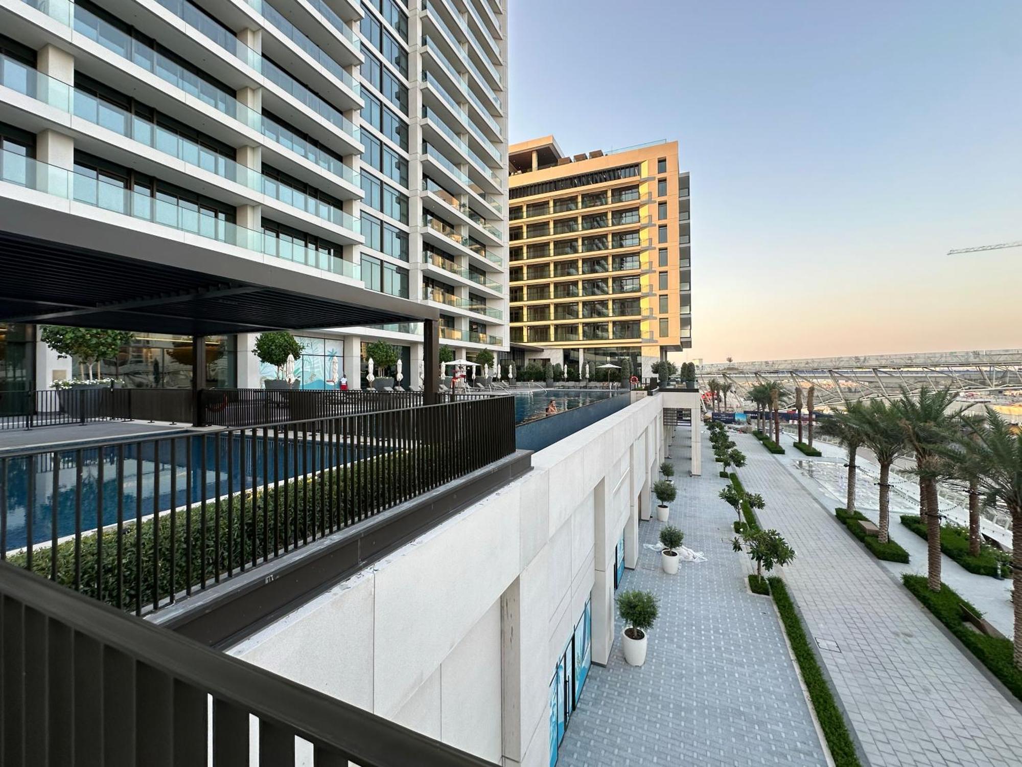 Elegant 1br With Skyline View In Creek Harbour *