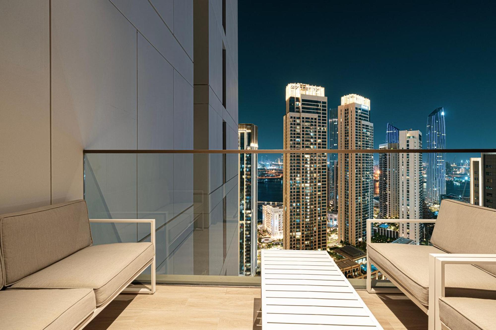Elegant 1br With Skyline View In Creek Harbour Apartment *