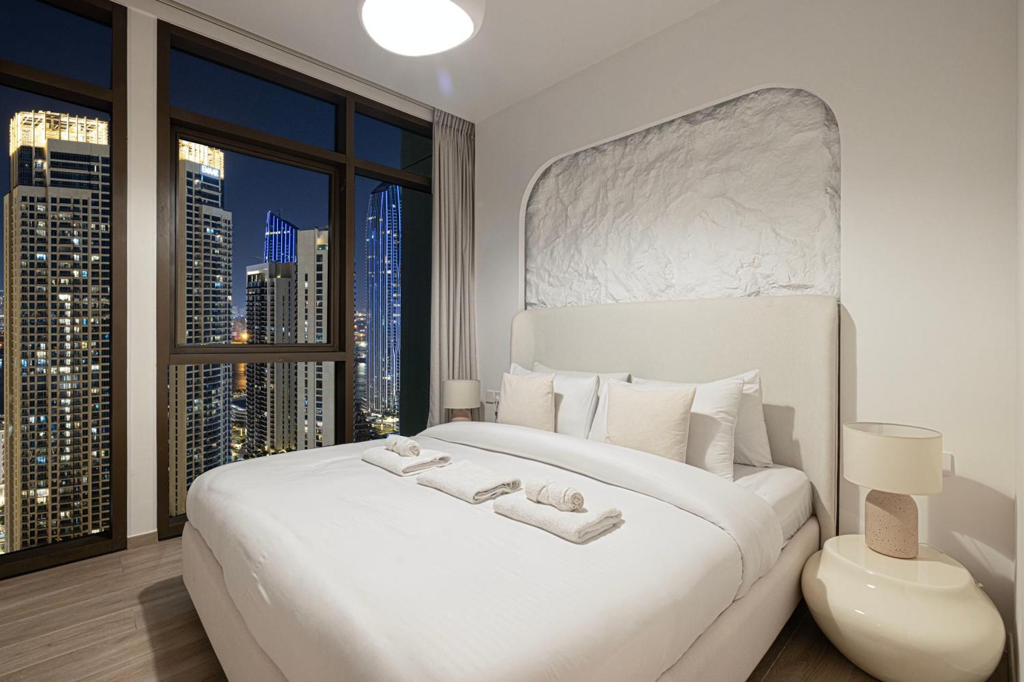 Elegant 1br With Skyline View In Creek Harbour Apartment *